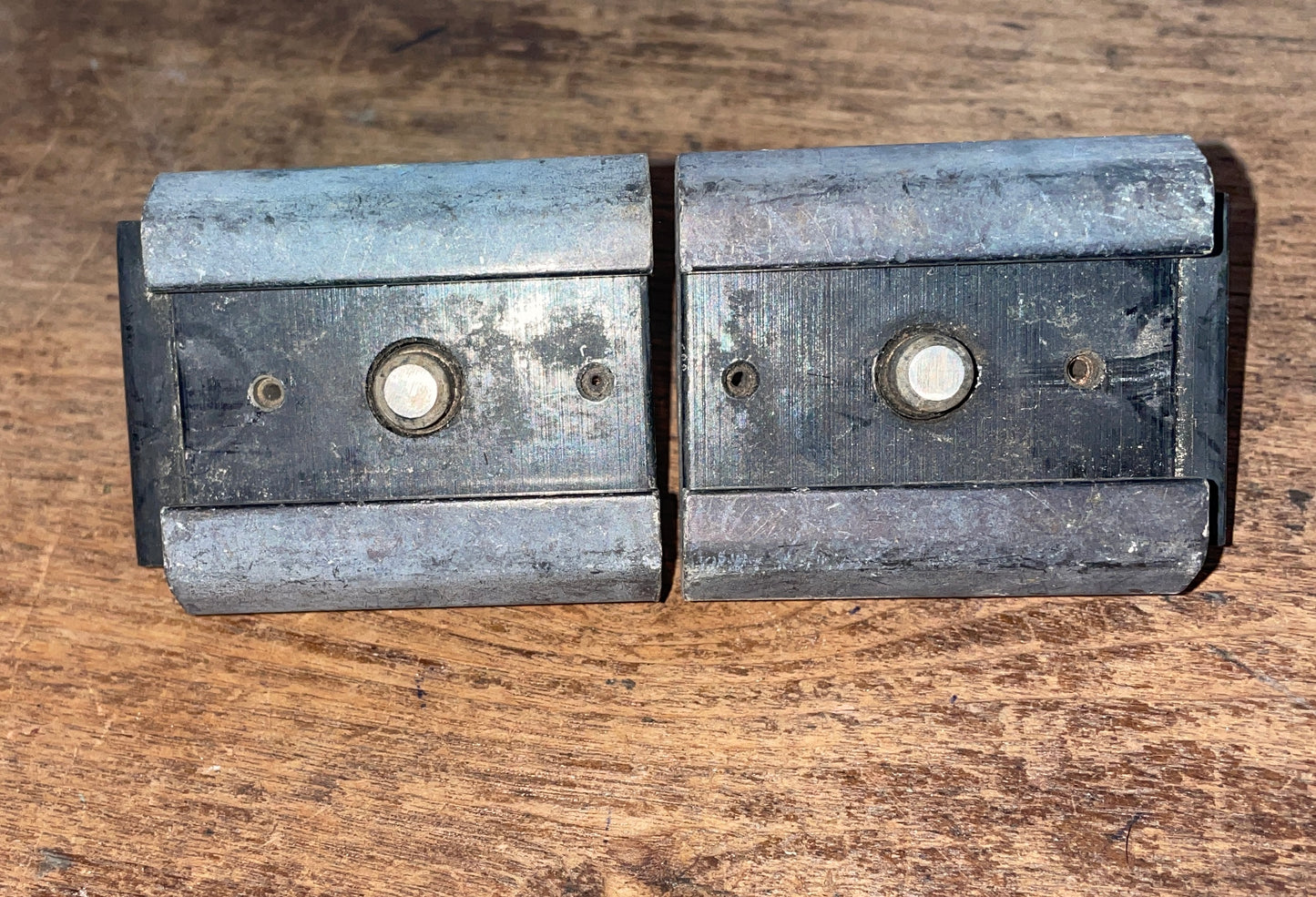 PAIR 1” T Track Ends-Pull Top