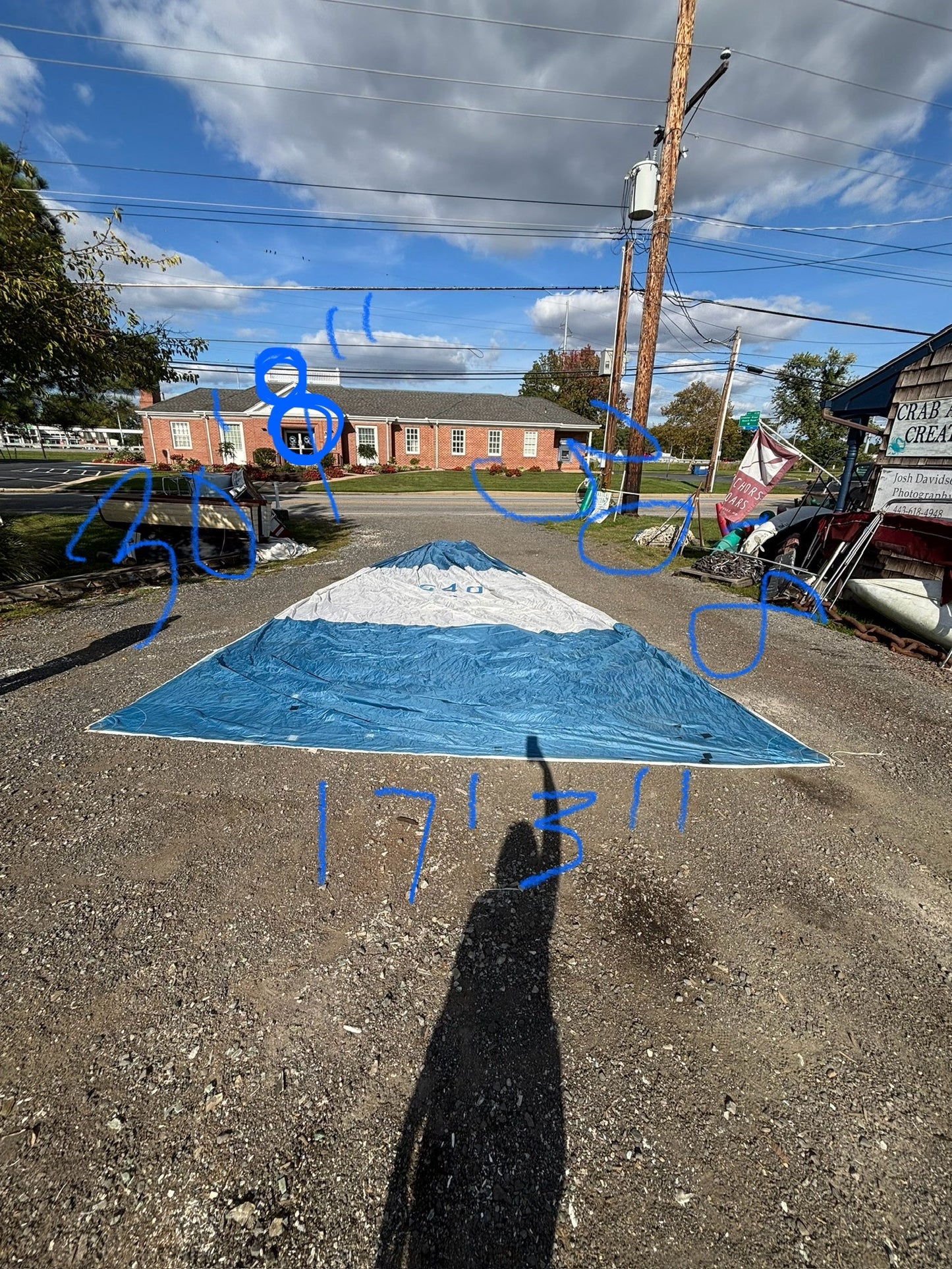 Symmetrical Spinnaker - 30'8" x 30'8" x 17'3"