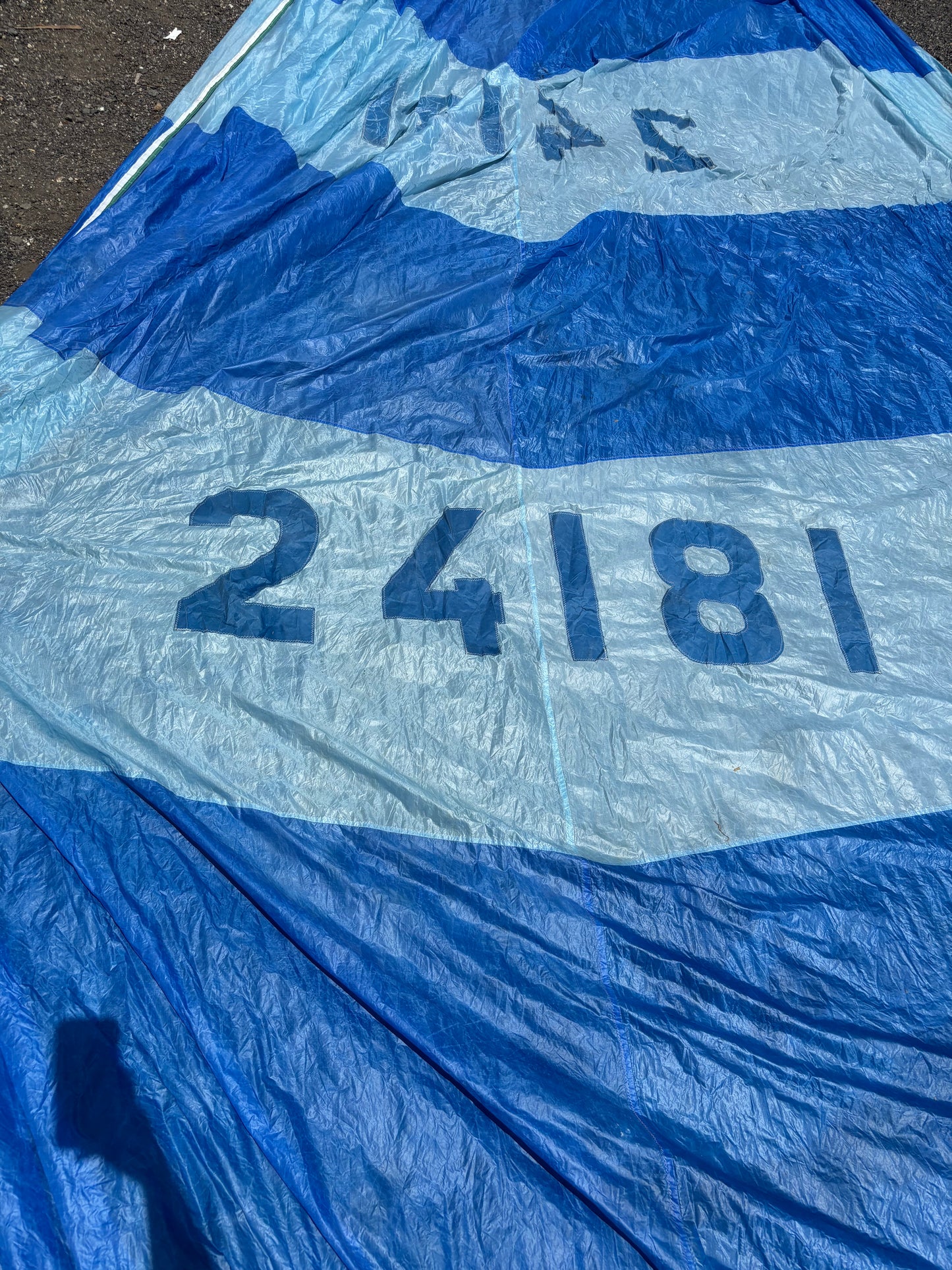 Hunter 28.5 Spinnaker - 37’10” x 30’5” x 20’4”