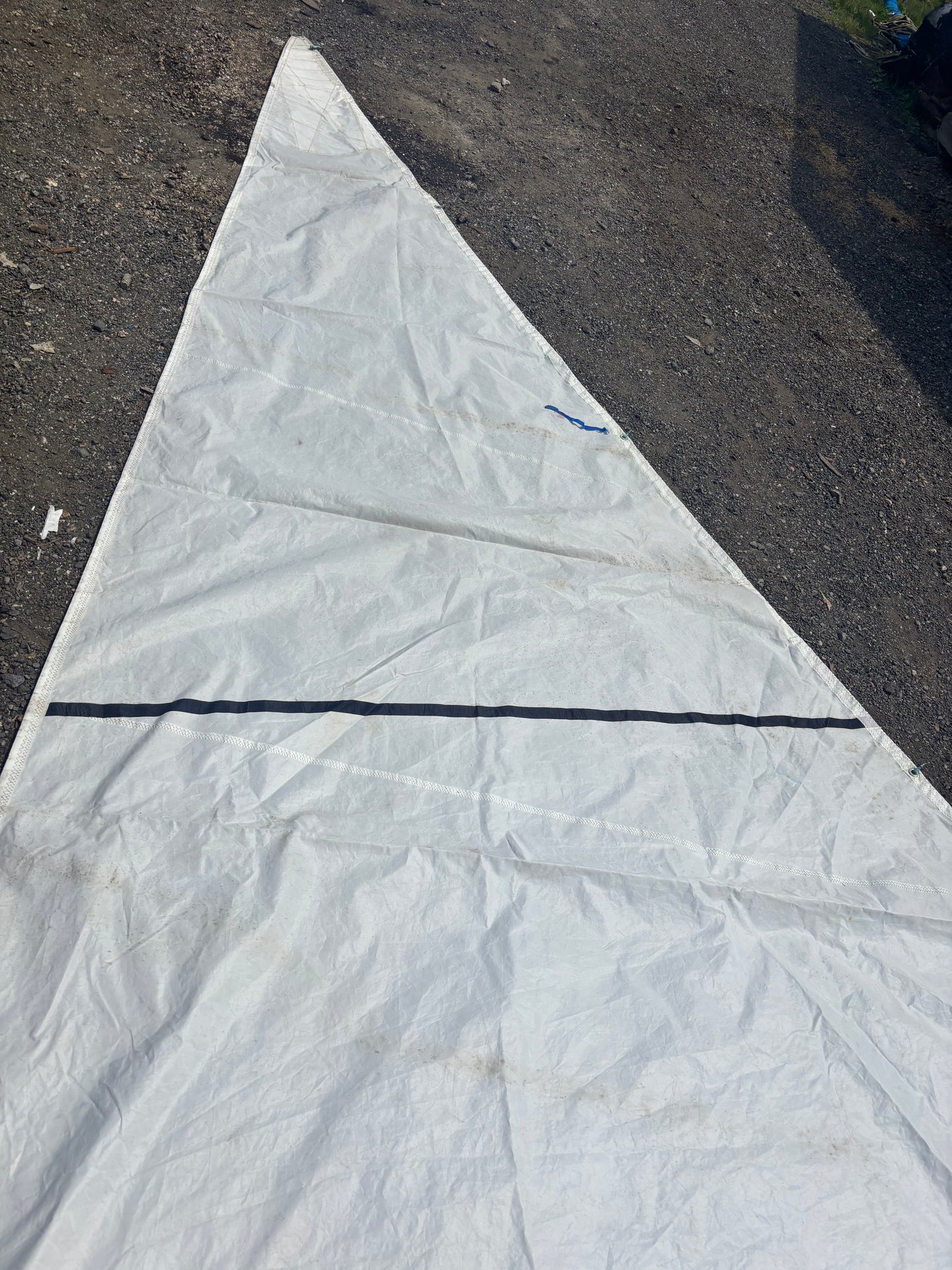 AS IS Catalina 25 Jib Sail — 27’10” Leech x 27’6” Luff x 16’3” Foot