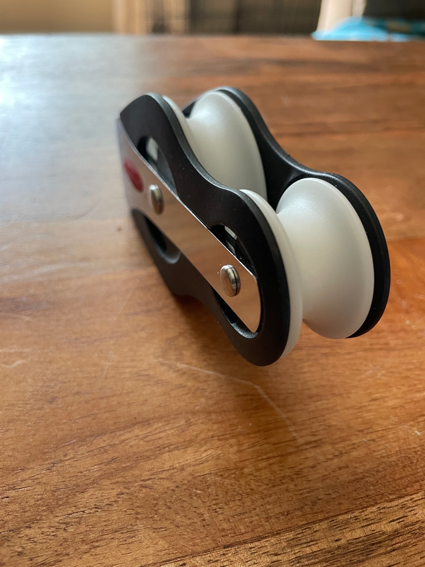 Ronstan Swivel Fiddle Block W/Shackle -2 1/8” Widest Sheave & 1 3/8” Smallest Sheave (1/2” Line)