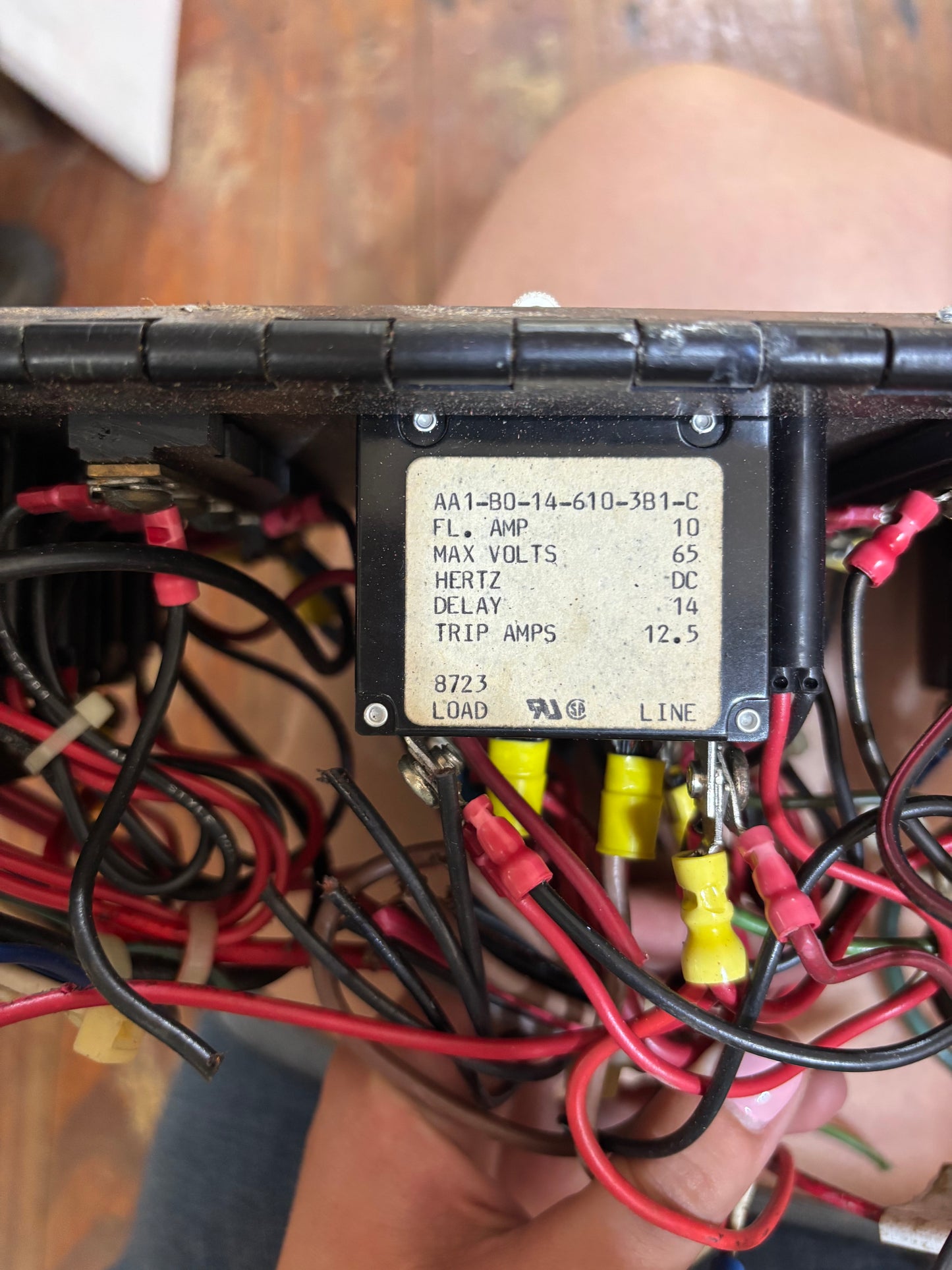 Hunter 30 AC/DC Electrical Panel