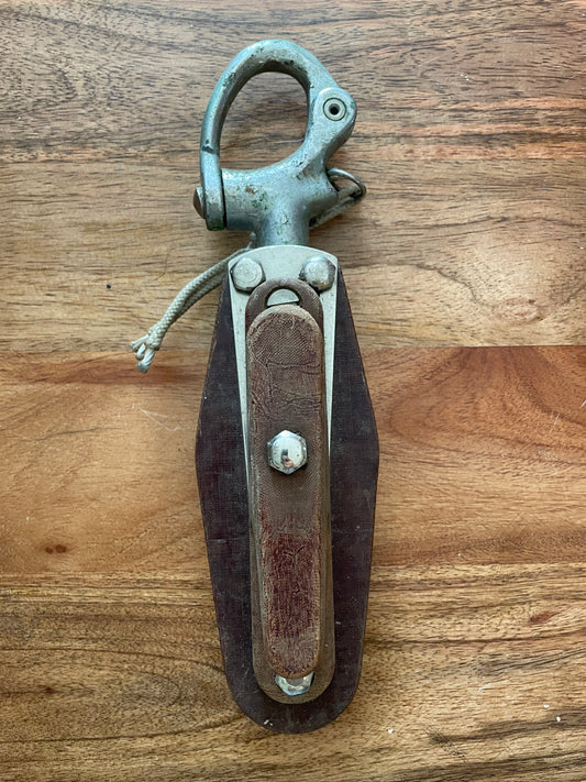 Lewmar Tufnol Fiddle Block With Shackle & Attached Cleat