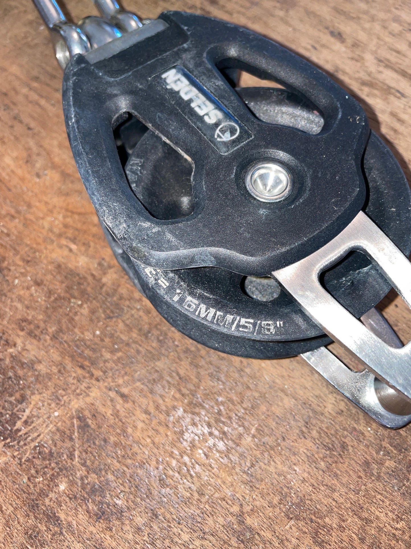 Selden Large Single Swivel Block W/Becket-3 1/4” Sheave- 5/8” Line