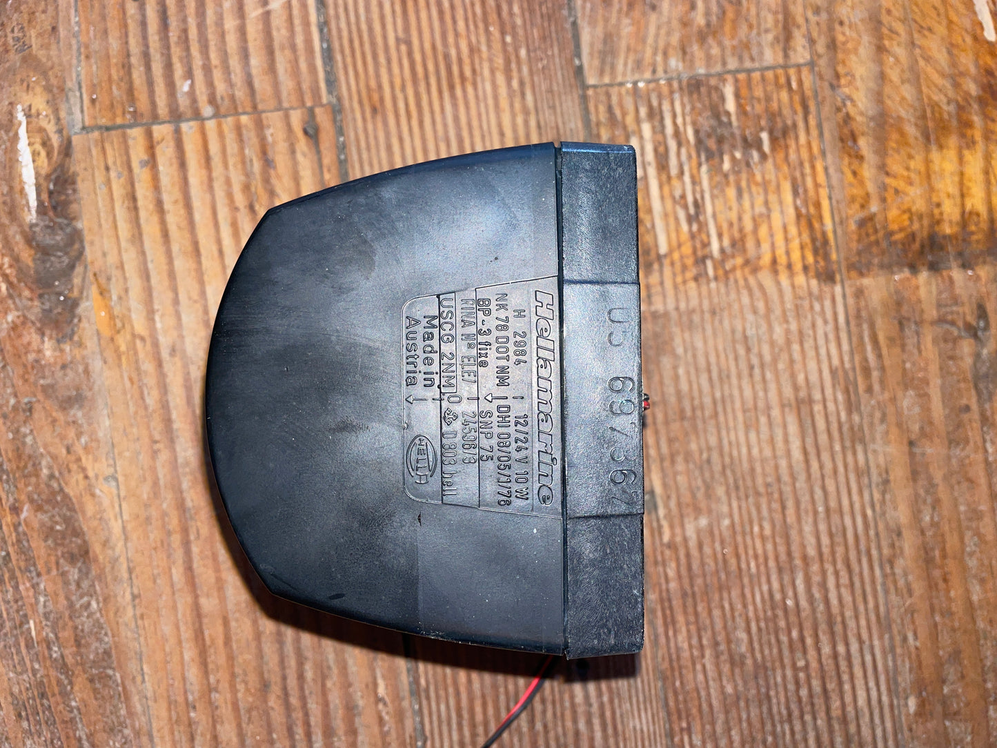 Hellamarine 12/24 Volt 10 Watt Stern Light