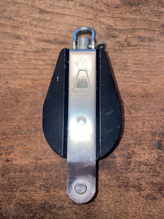 Lewmar #2 Fixed Single Block With Beckett- 2 7/8” Sheave 9/16” Line