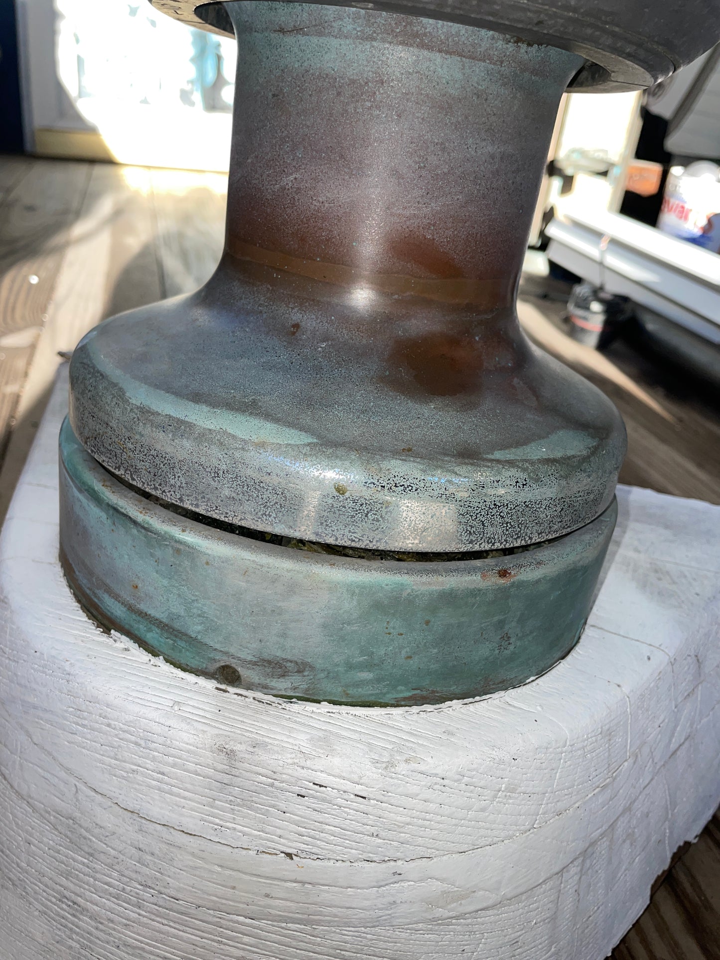 Large Bronze 2 Speed Self Tailing Winch With Mounting Block