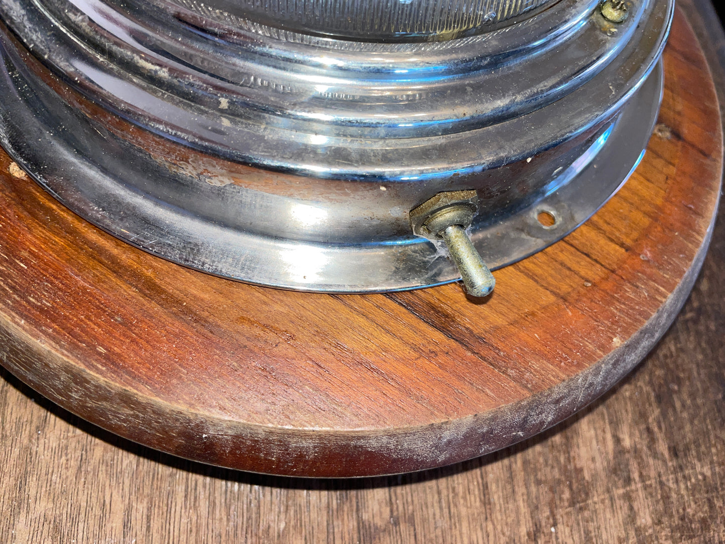 6 3/4” Interior Light With Mounting Base