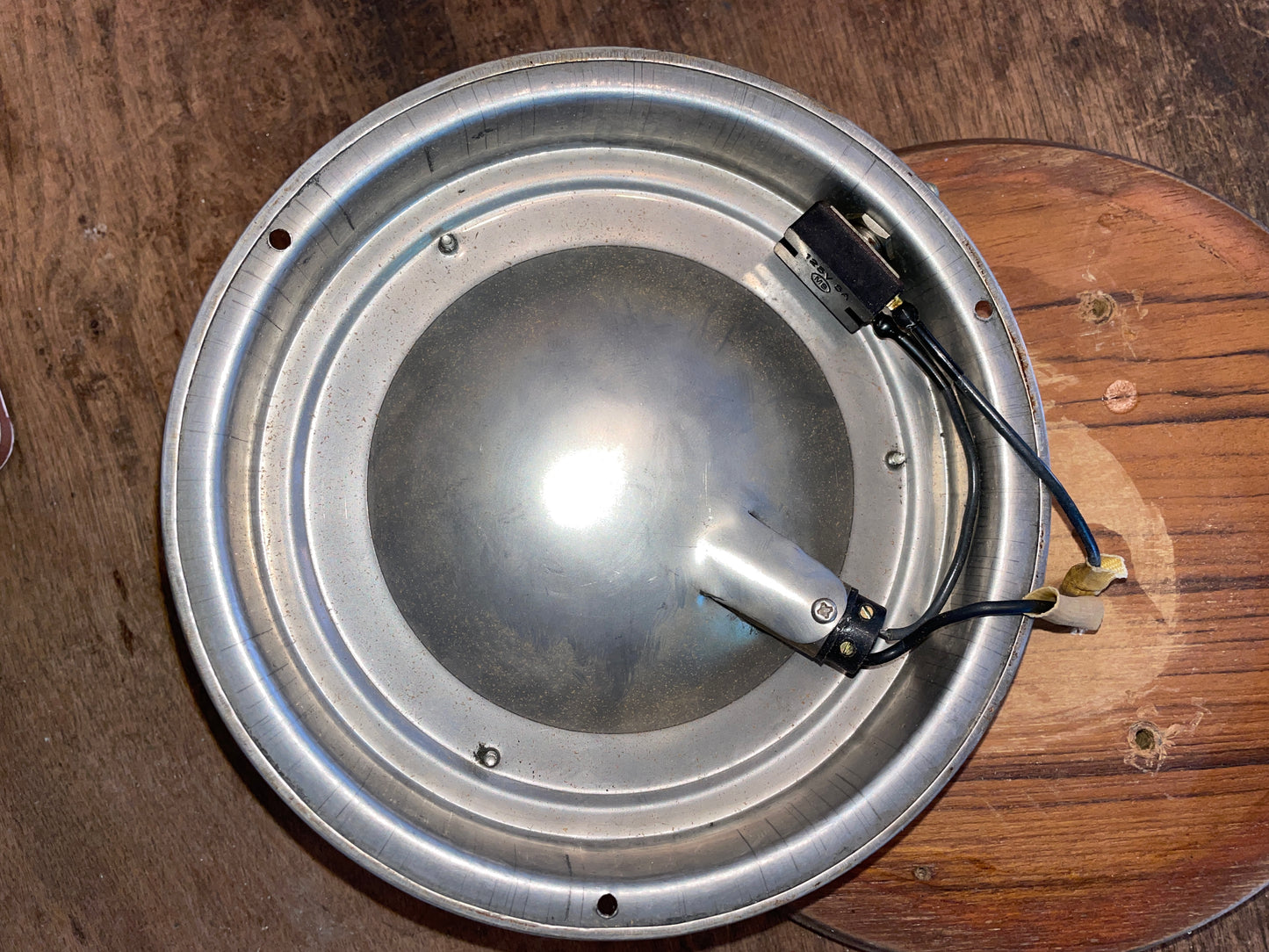6 3/4” Interior Light With Mounting Base