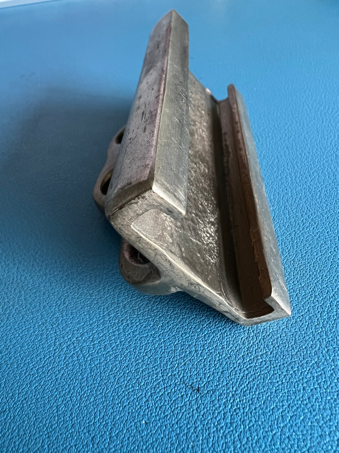 Bronze Back Stay Car HM0037