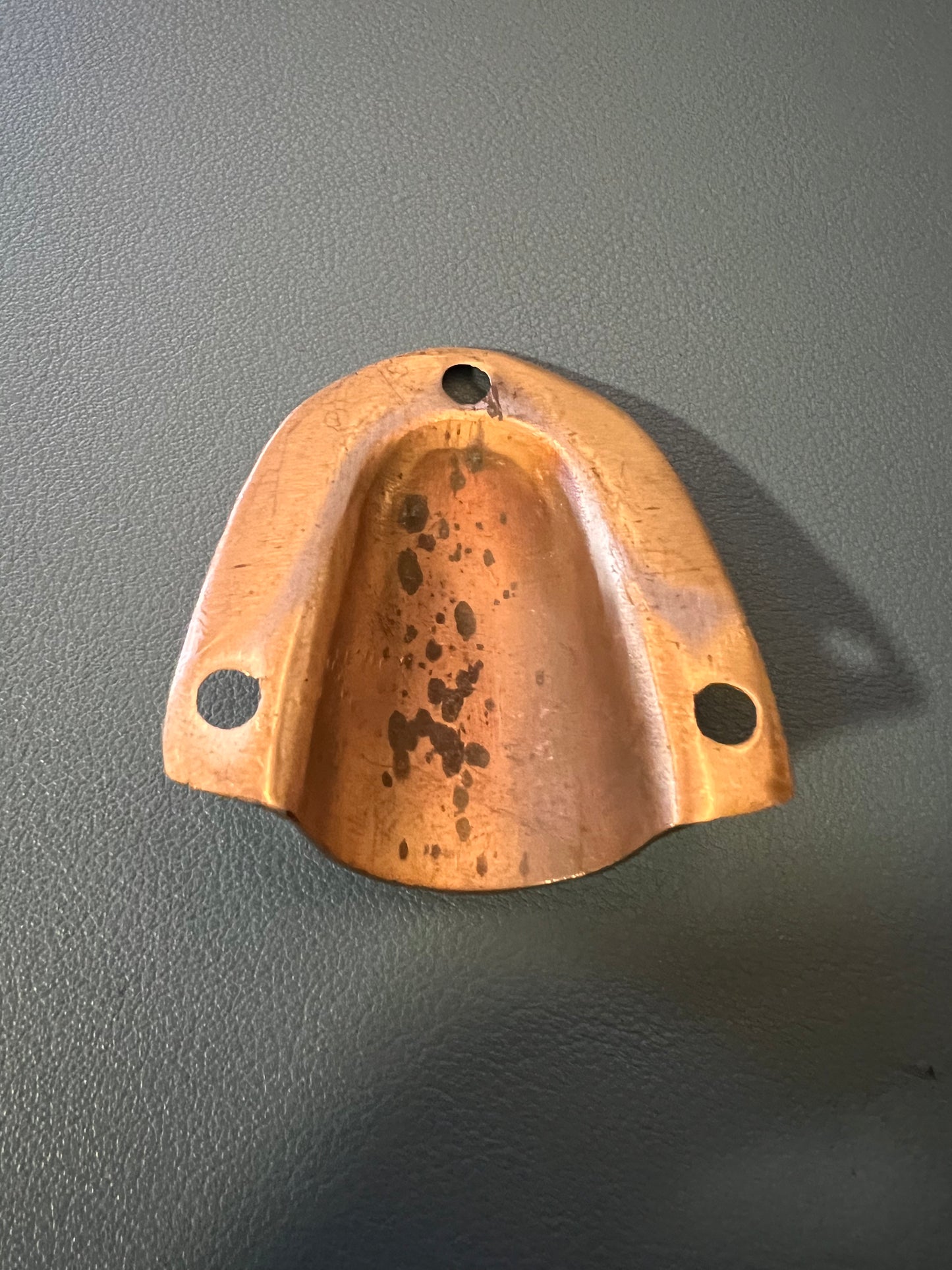 Bronze Clamshell Vent Code BB3794