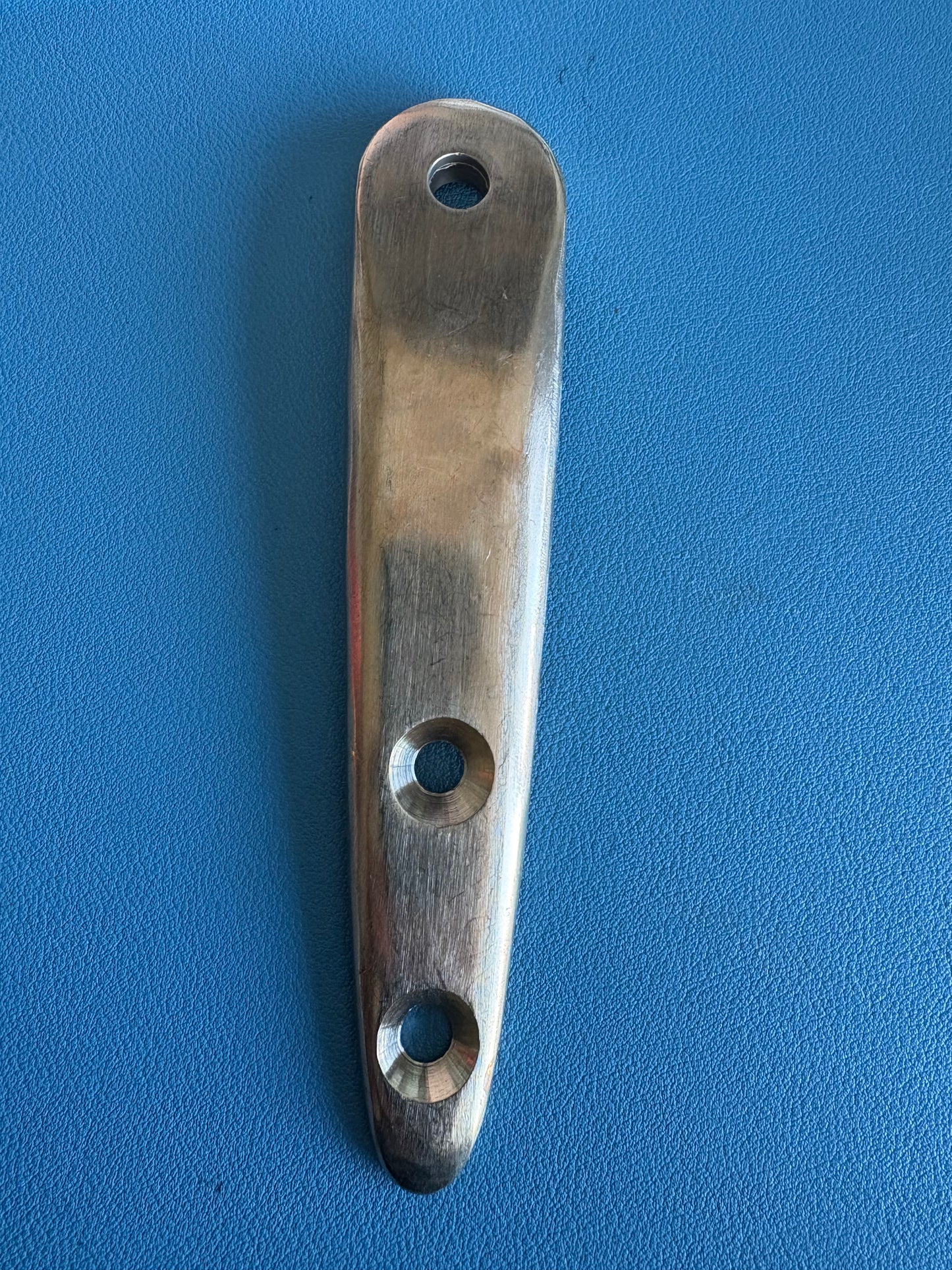 Bronze Chain Plate Code BB1095