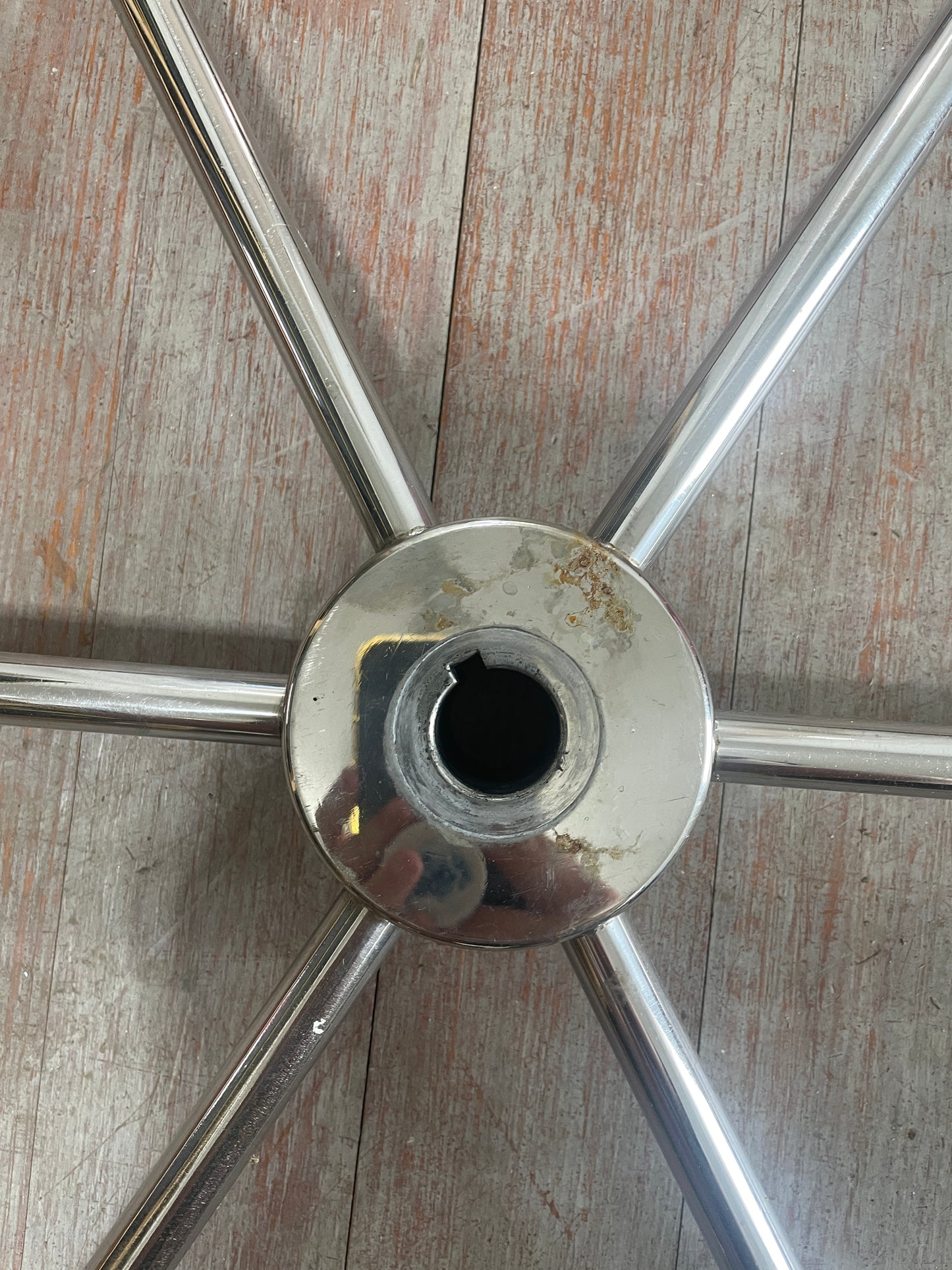 Beautiful 32.5” Teak & Stainless Steel MERRIMAN PEDESTAL Wheel With 1” Keyed Shaft