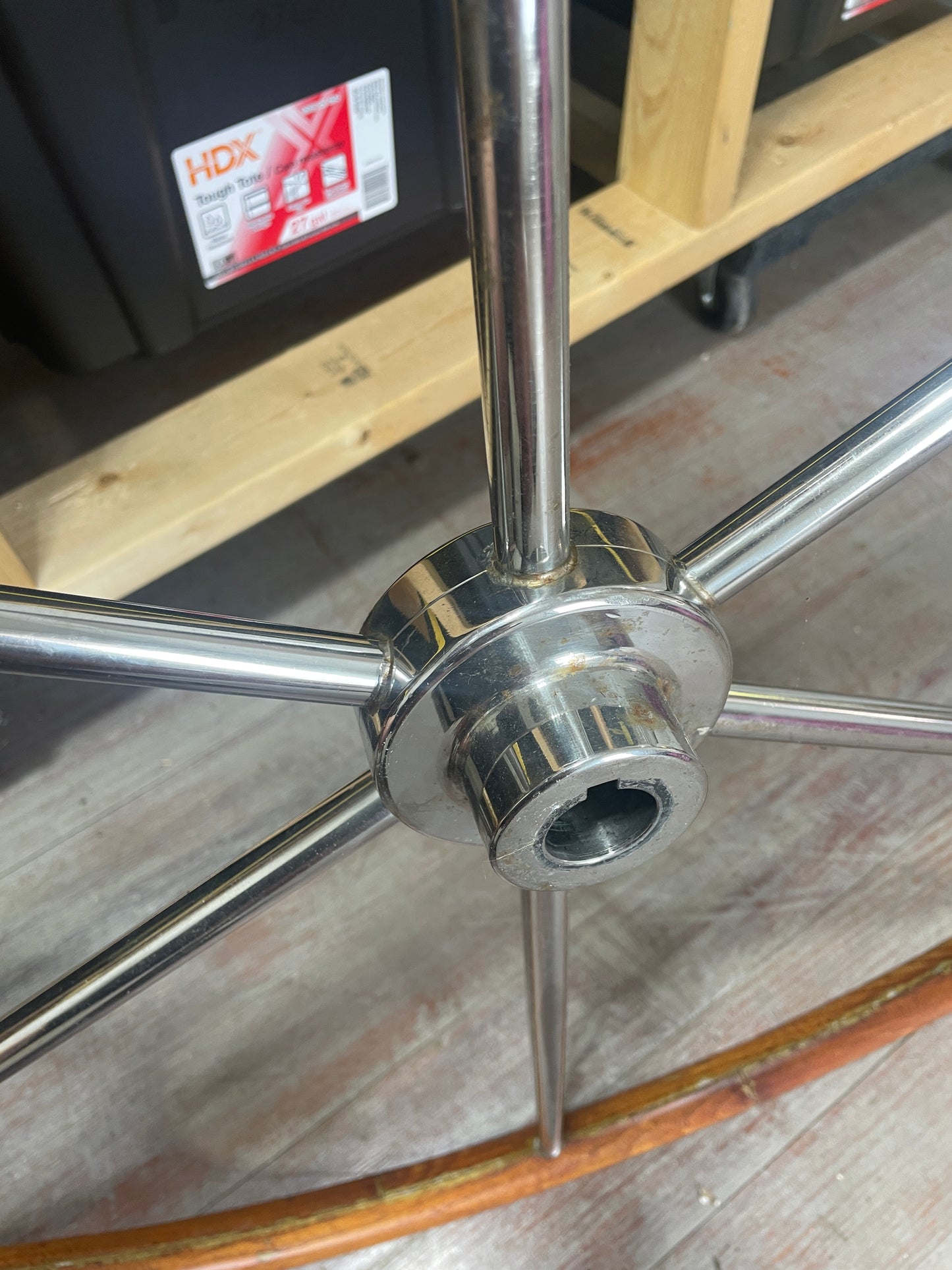 Beautiful 32.5” Teak & Stainless Steel MERRIMAN PEDESTAL Wheel With 1” Keyed Shaft