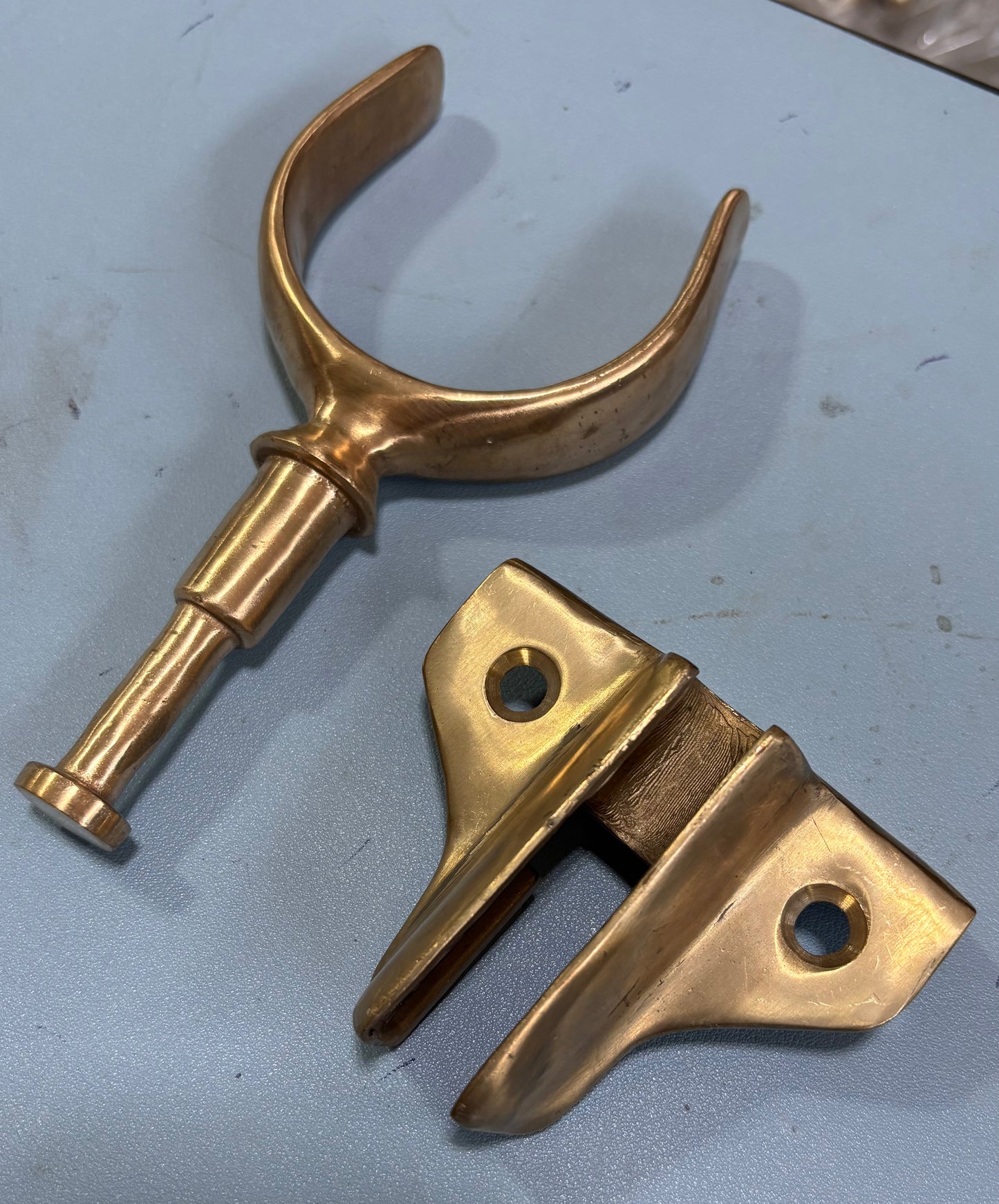 Bronze Davis Oarlock and Holder code BB5897A
