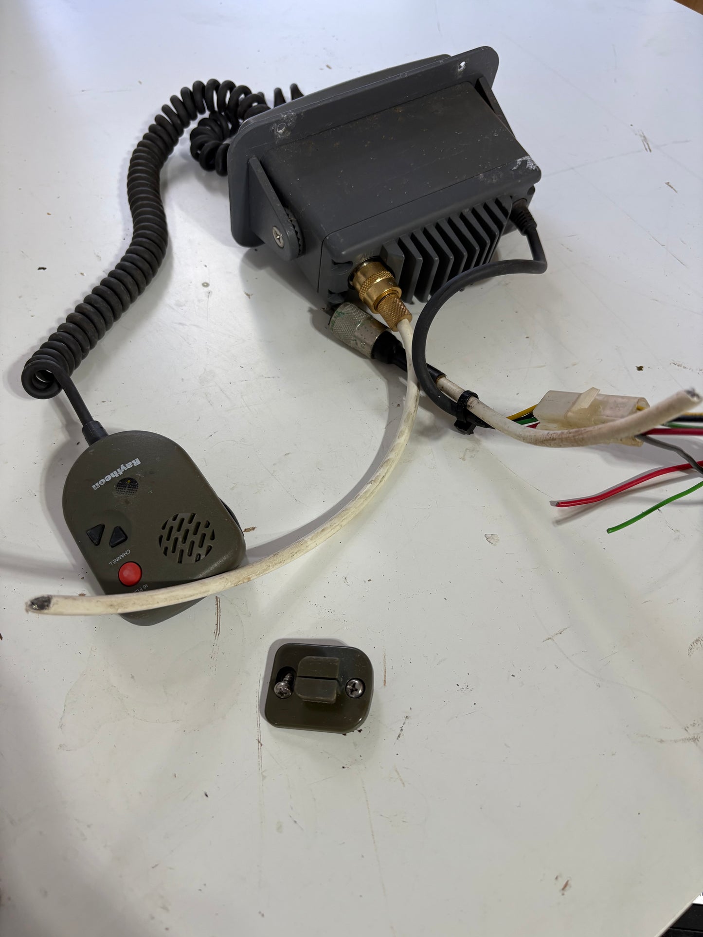 Raytheon Ray 45 Radio