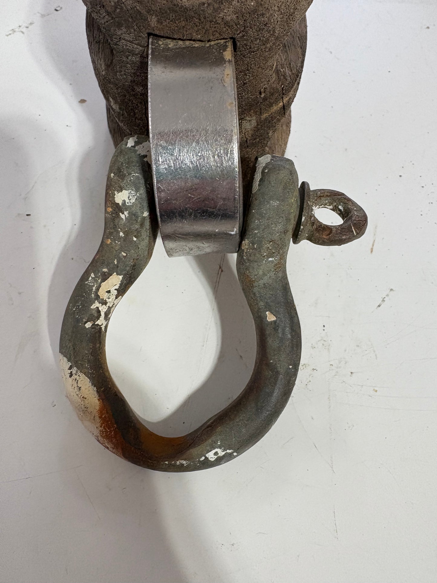 Vintage Wooden Double Block with Bow Shackle