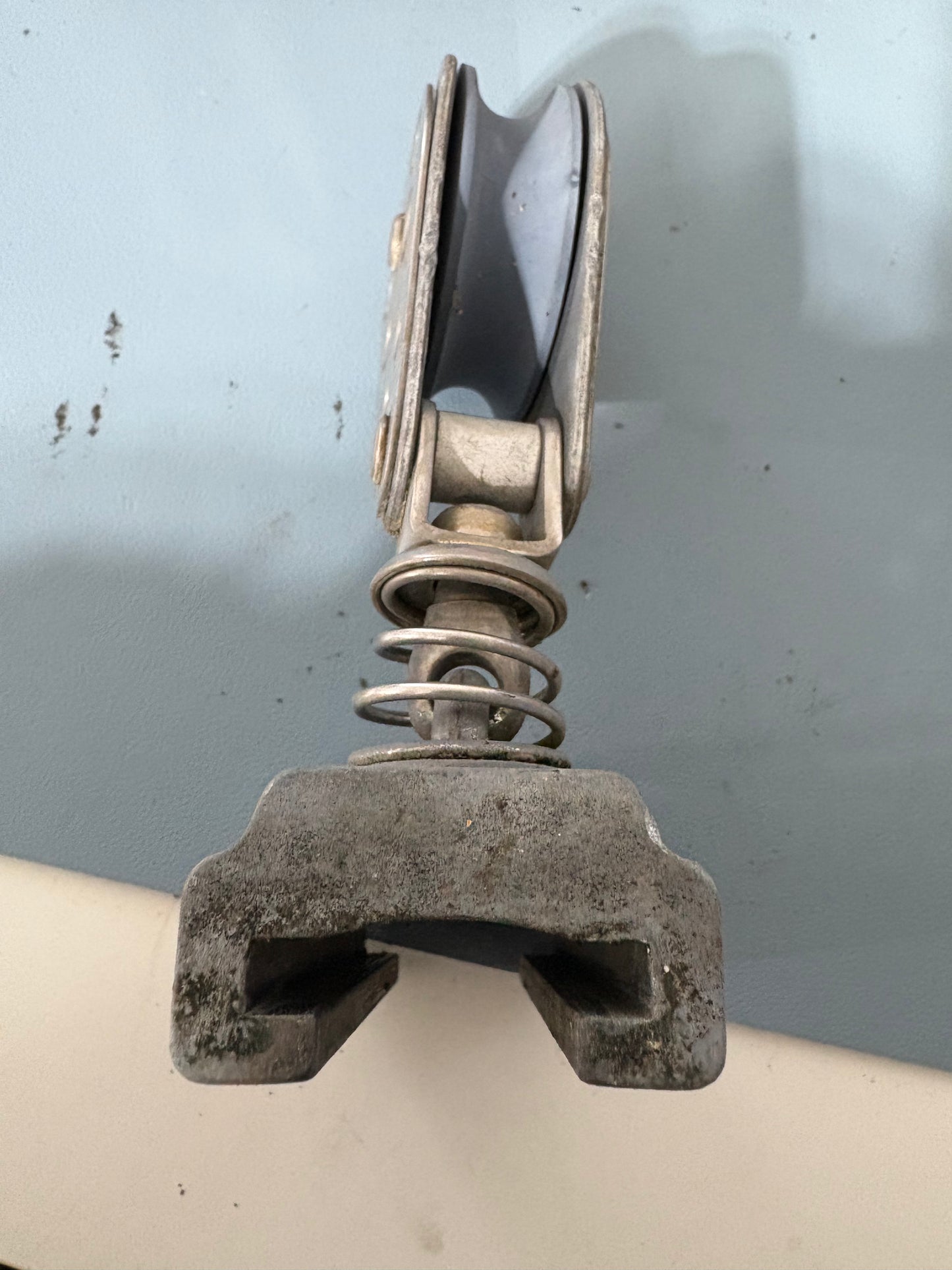 Garhauer Spring Block with 1 1/4" Track Car