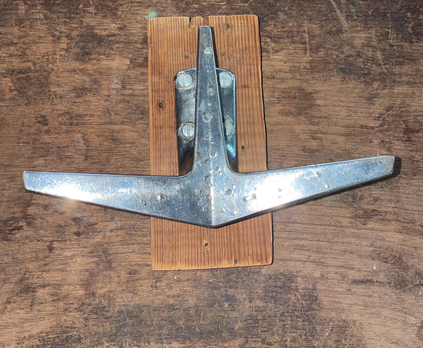 Locking Bow Cleat Off Vintage Boat