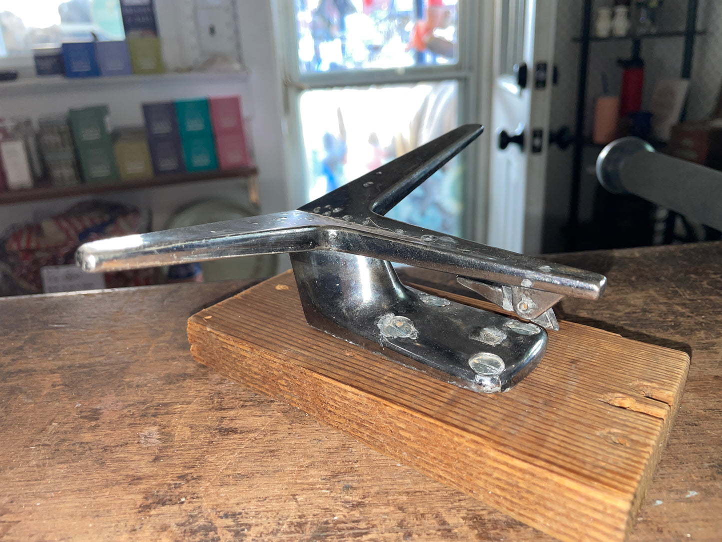 Locking Bow Cleat Off Vintage Boat