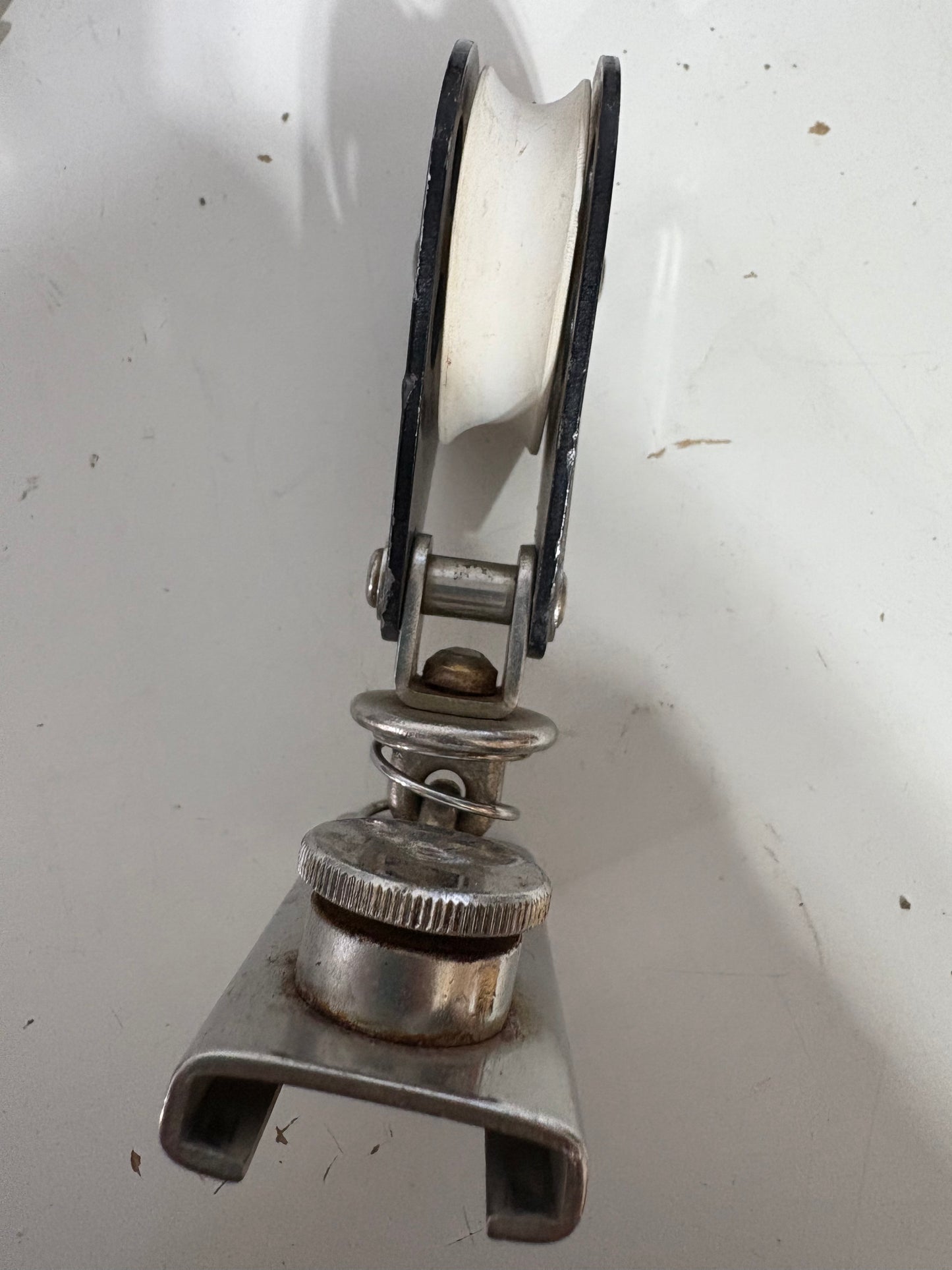 Shaefer Spring Block 1" Track 2" Sheave Screw Top