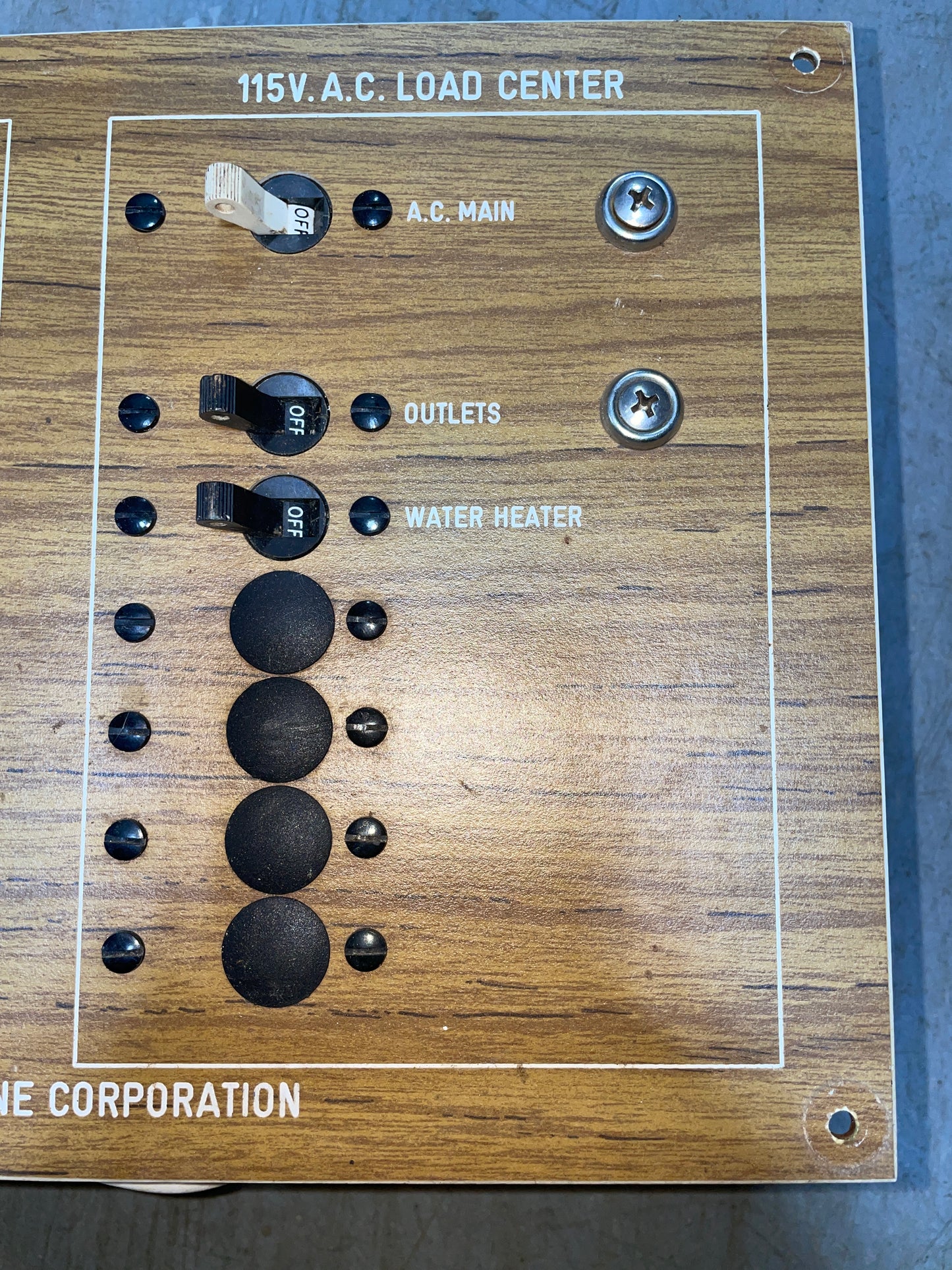 Hunter Marine Corp. 12VDC 8 Switch - 115VAC 3 Switch Panel