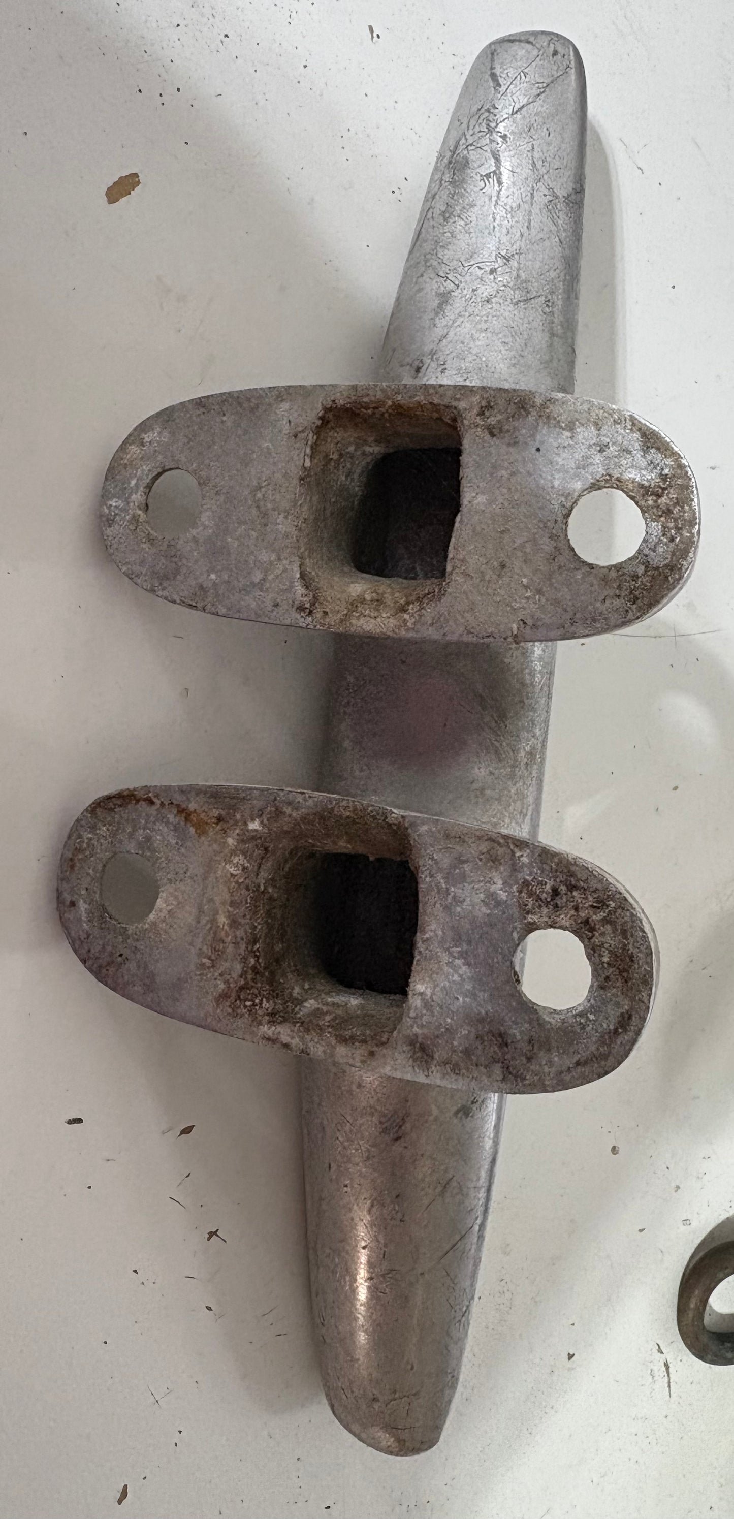 Hollow Aluminum Cleat 10 1/2"