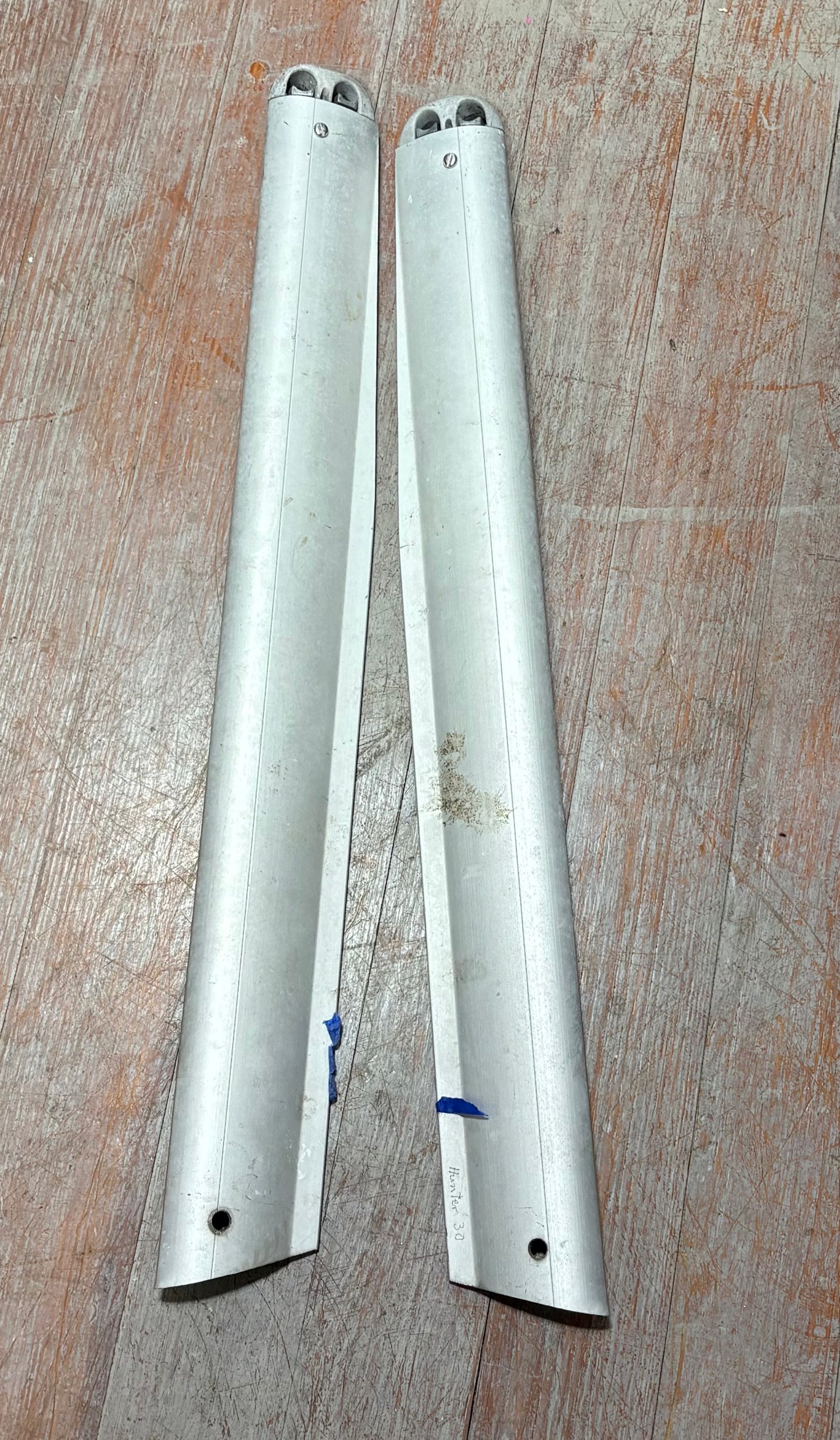 24" Aluminum Spreaders from a Hunter 30