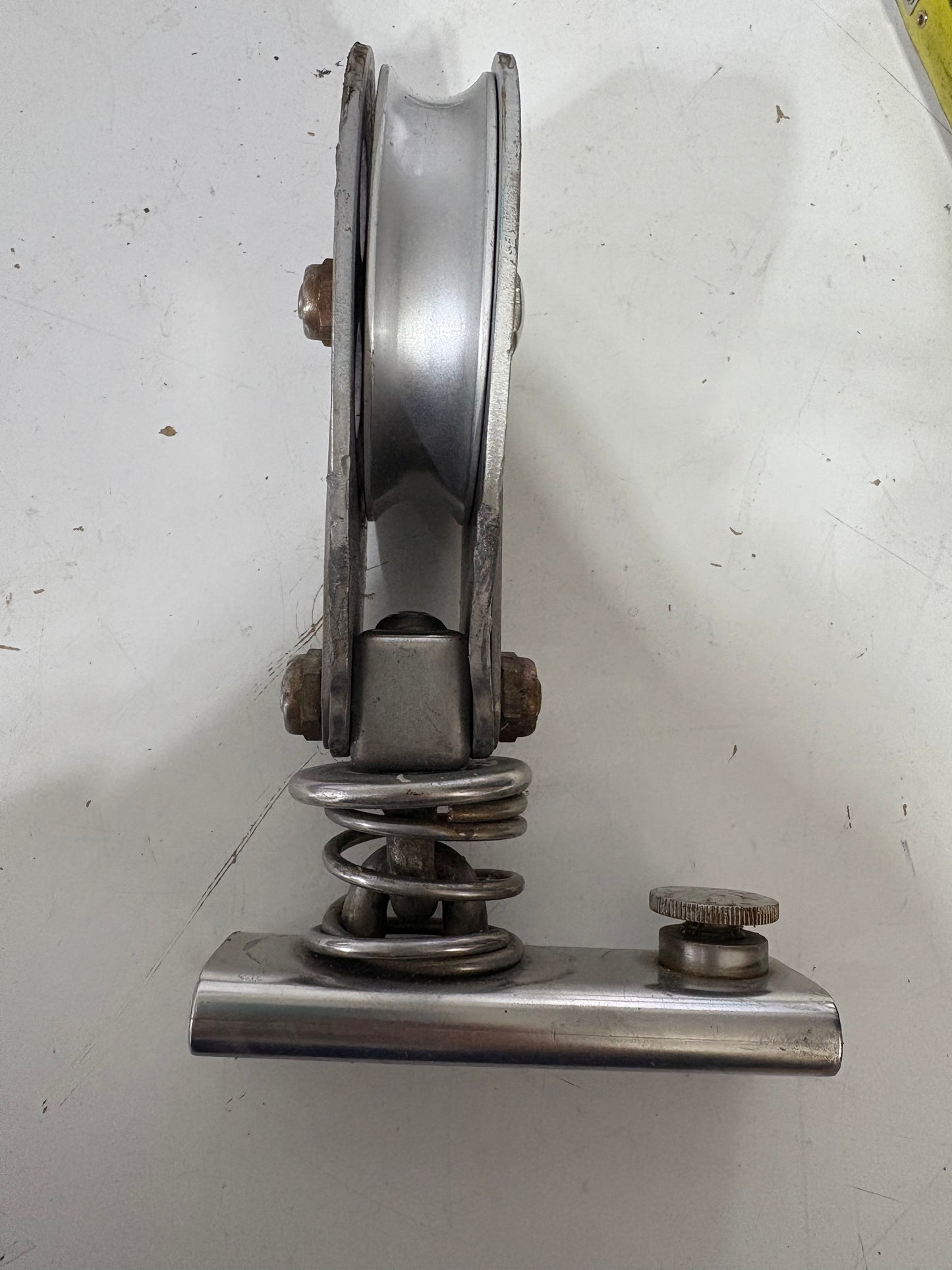 Schaefer Spring Loaded Single Block with 1 1/4"Screw Top Track Car