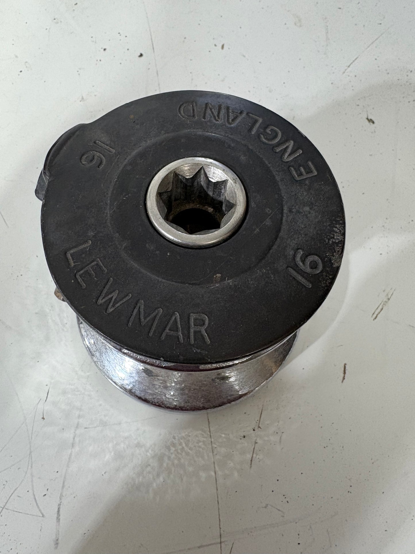 Lewmar 16 Winch Self Tailing