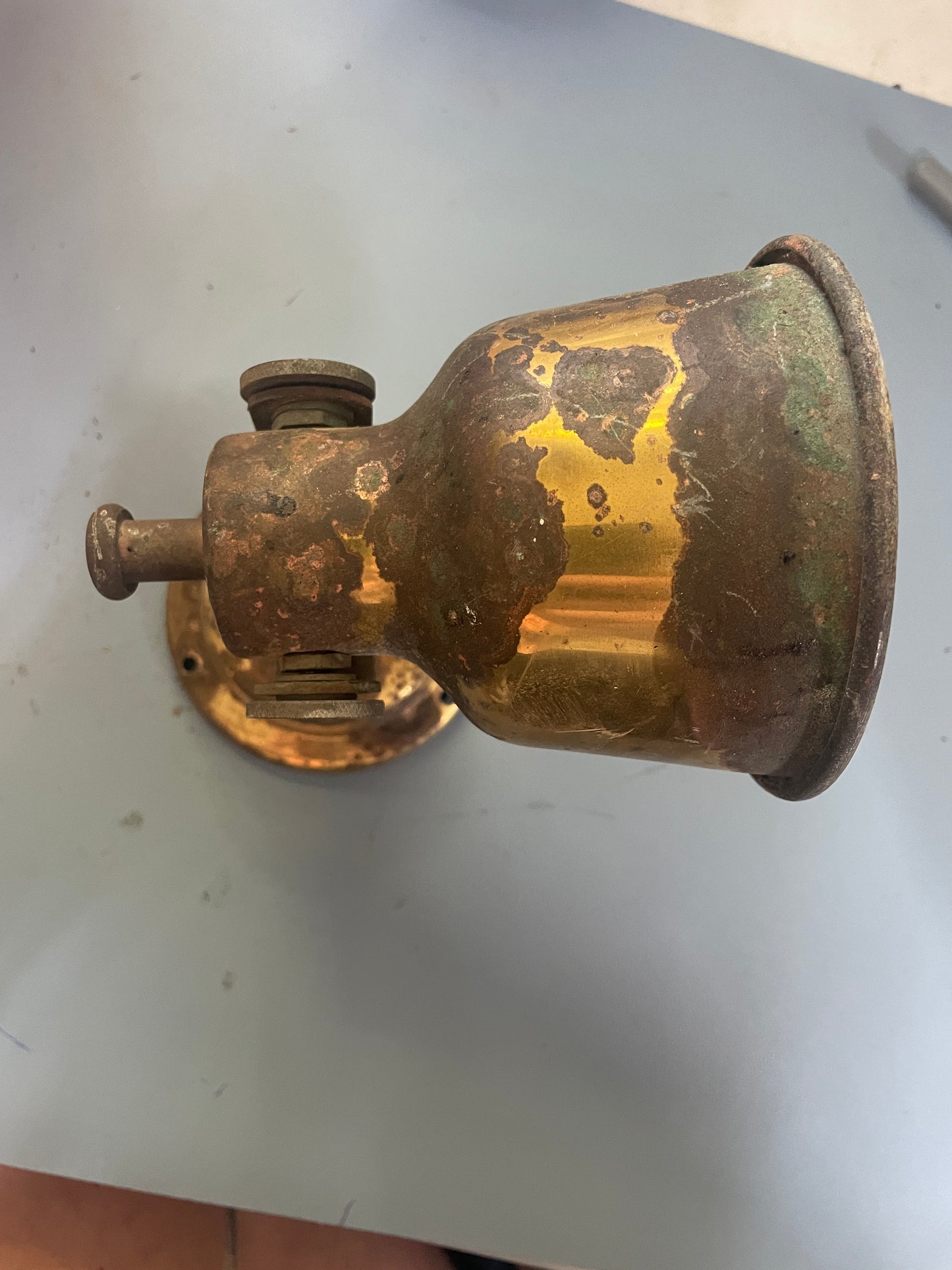 Interior Tilting Light - Pitting