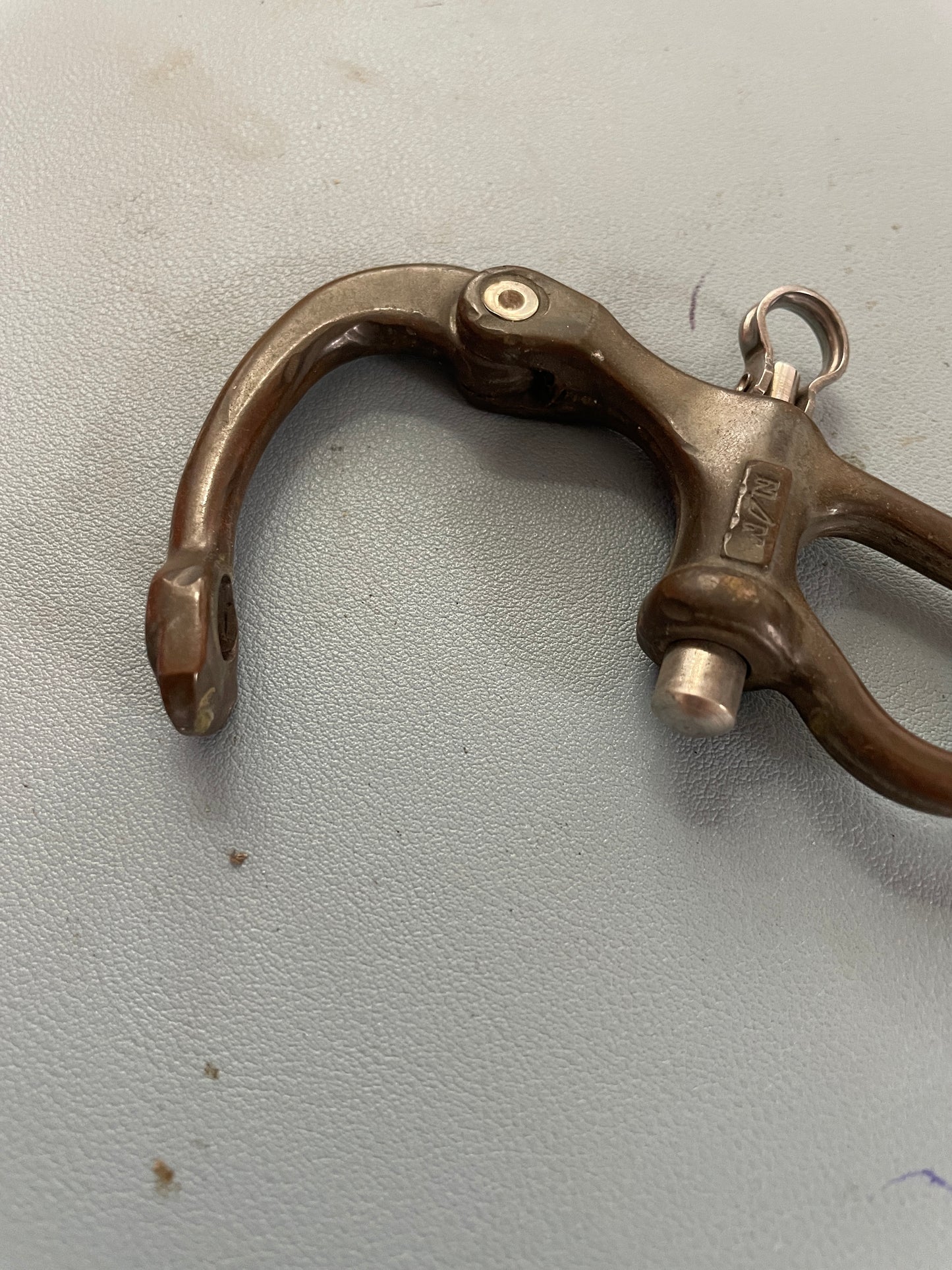 Bronze Nicro Marine Fixed Bail Shackle - 1 1/8" x 3/4"