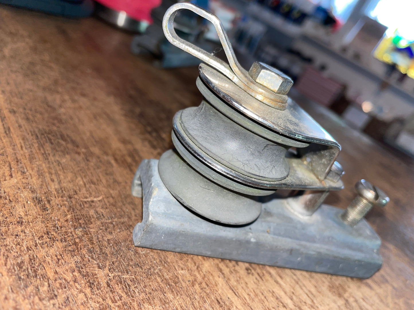 Screw Top Track Car With Double Block- 1” Track With 7/16” Line
