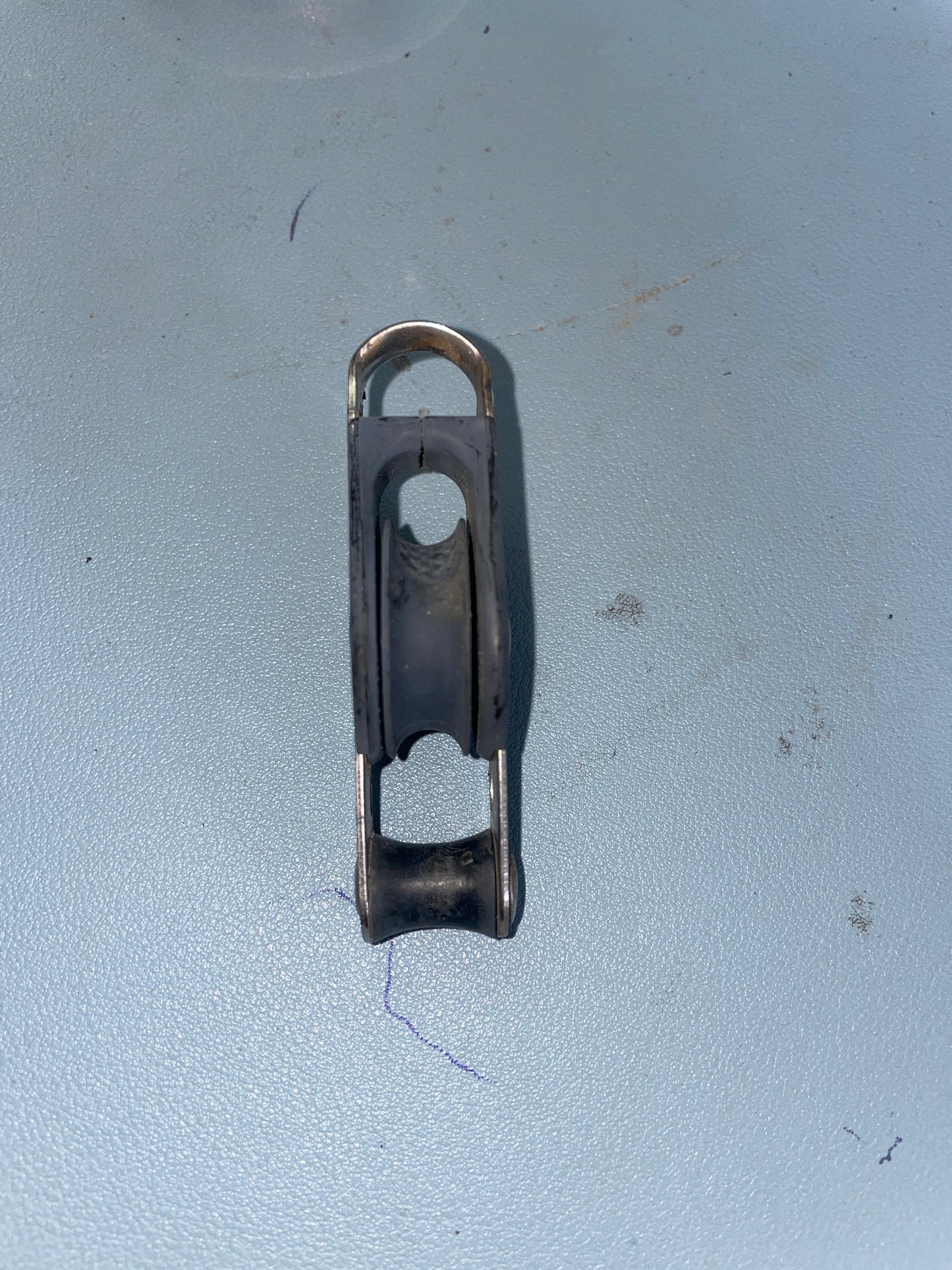 Small Harken 1 1/8” Single Sheave Fixed Block With Beckett - 1/4” Line
