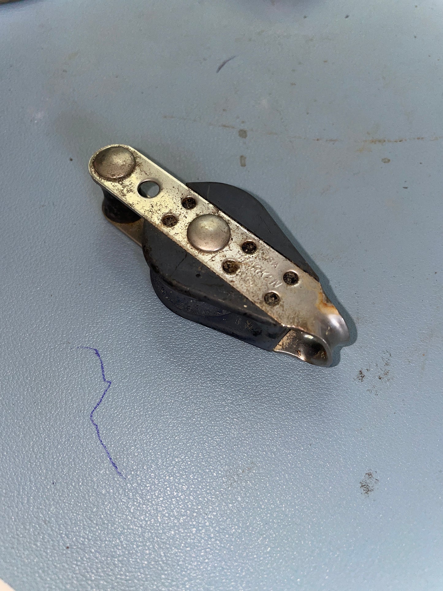 Small Harken 1 1/8” Single Sheave Fixed Block With Beckett - 1/4” Line