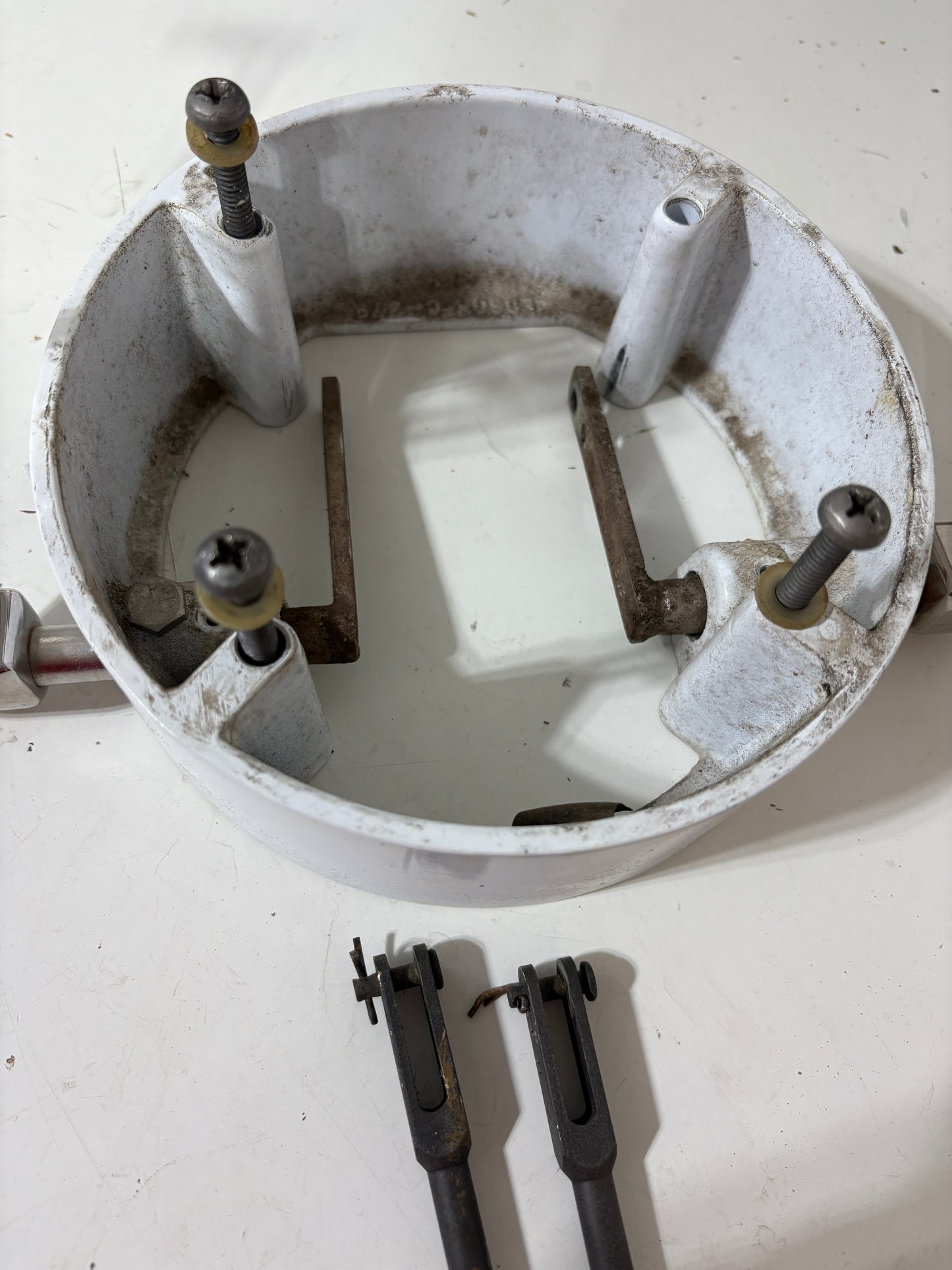 Pedestal Control Collar from Morgan 38