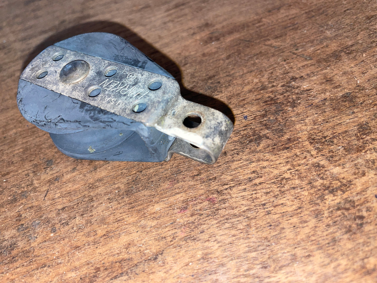 Harken Fixed 1 1/2” Sheave Single Block With 7/16” Line