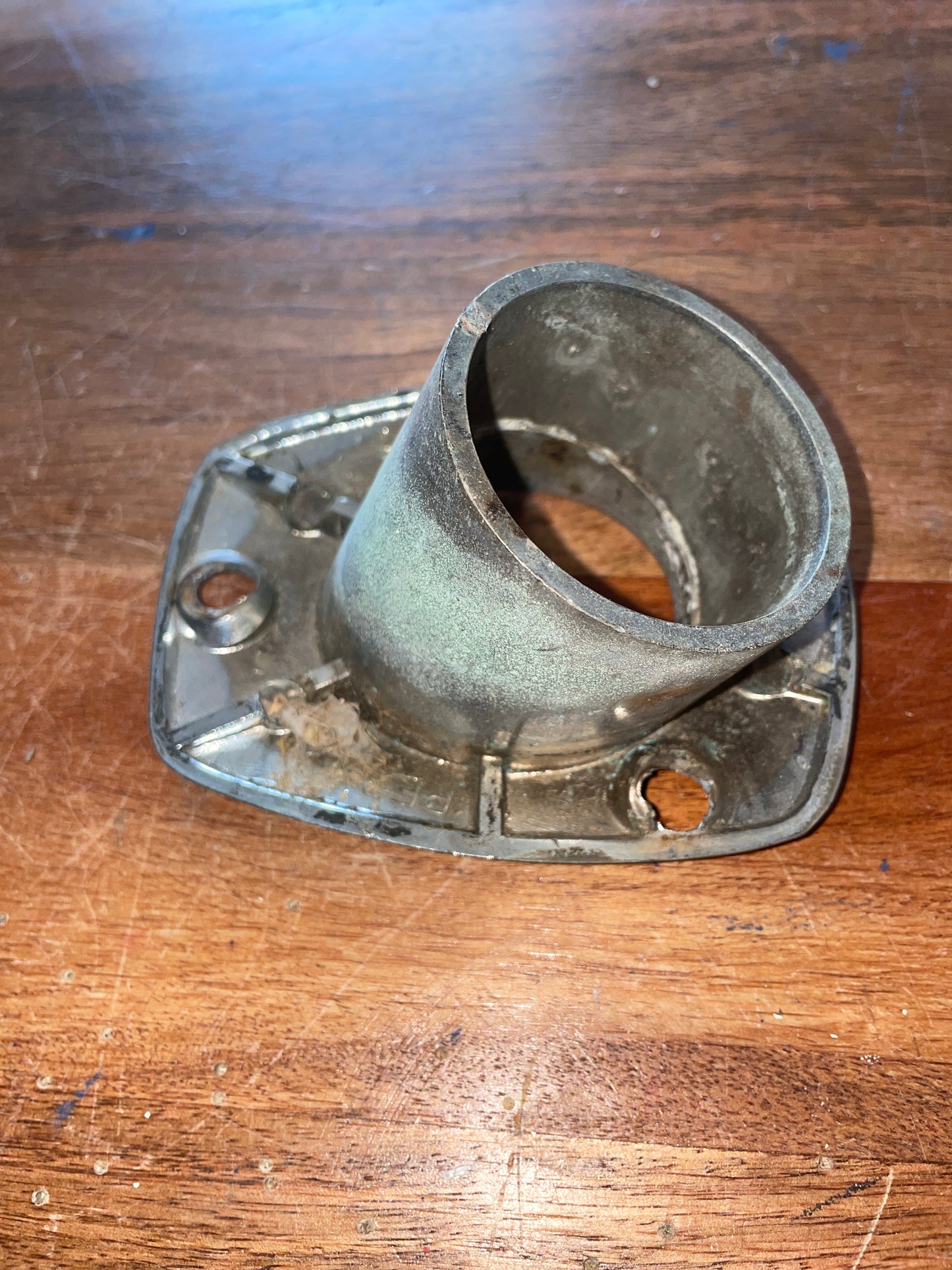 Chromed Bronze Short In Deck Rod Holder