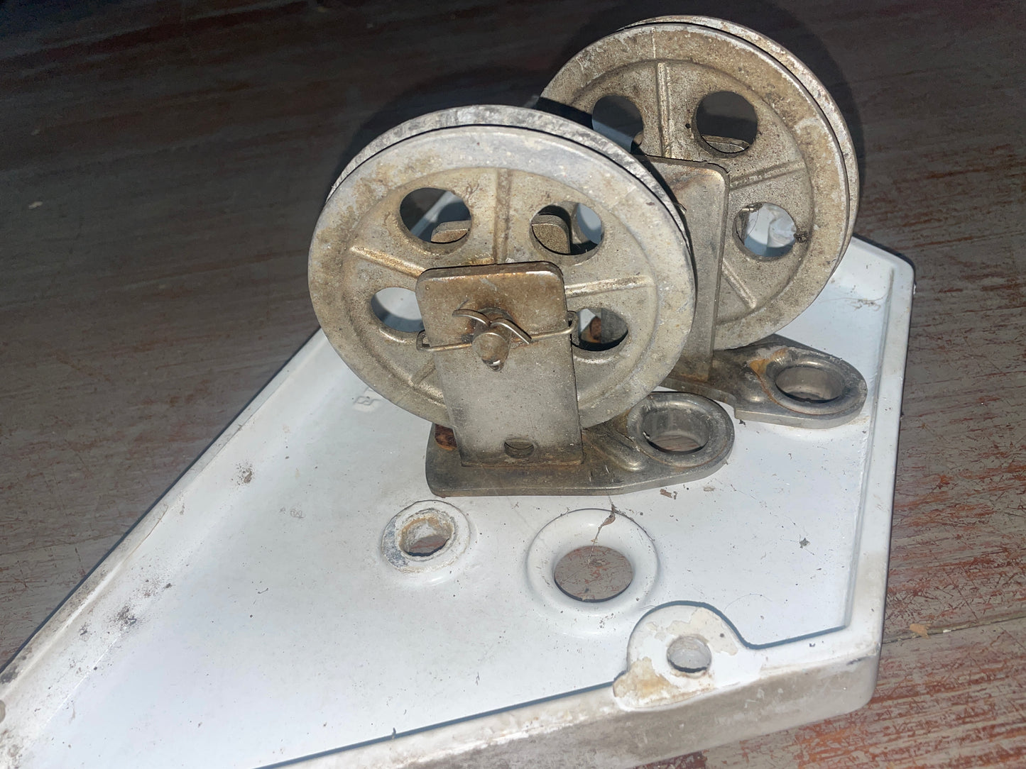 1989 Hunter 30 Edson C-457 4" Steering Pulleys - Unique Base