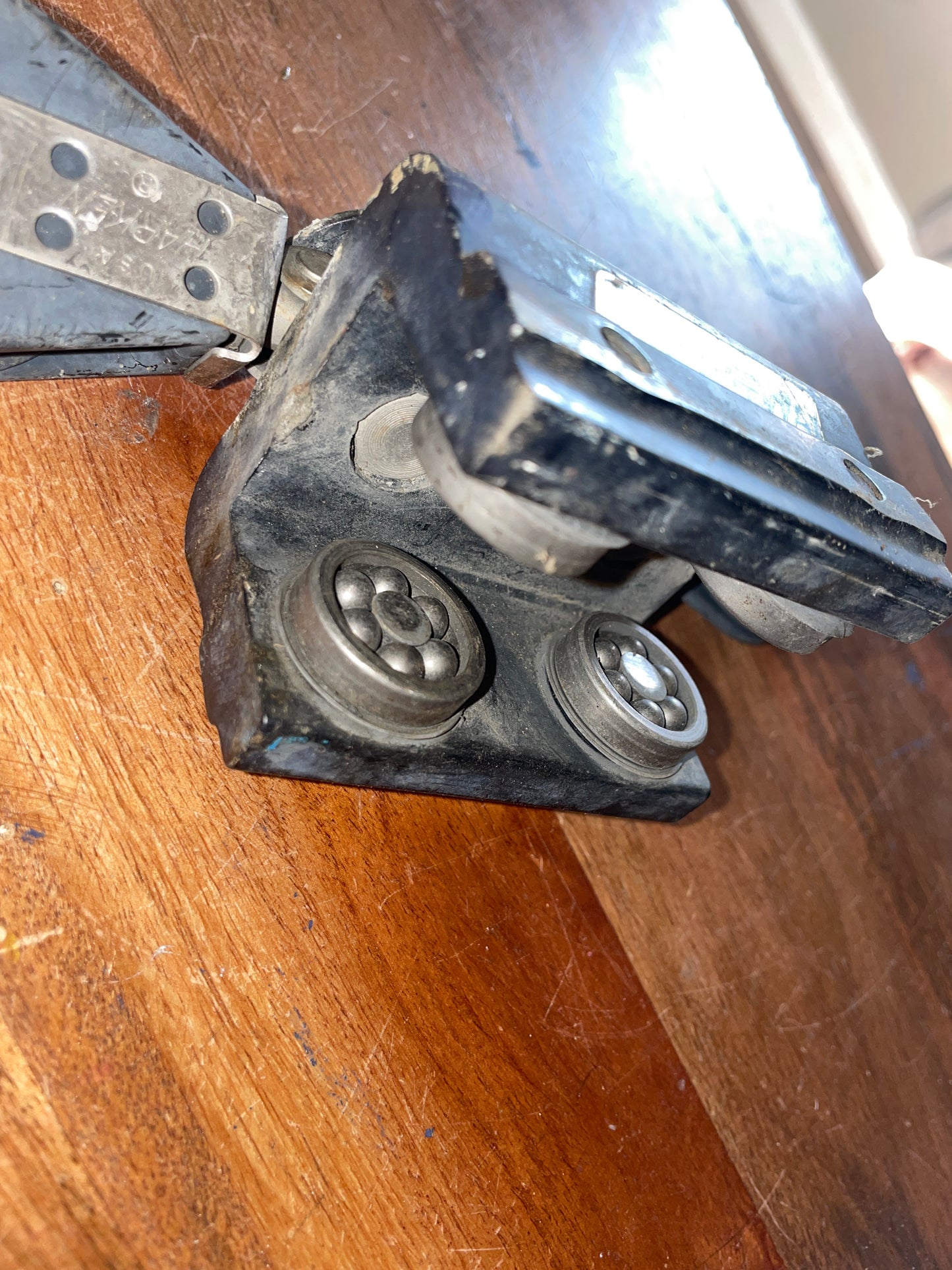 Fico Freeway 1 3/8” Traveller Car