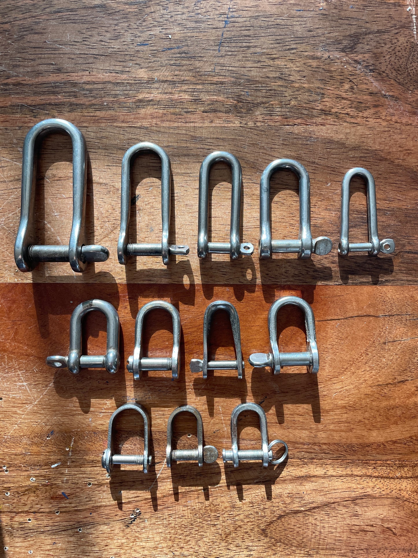 LOT OF 12 Stainless Steel Shackles - 3/8” TO 3/4” Widths