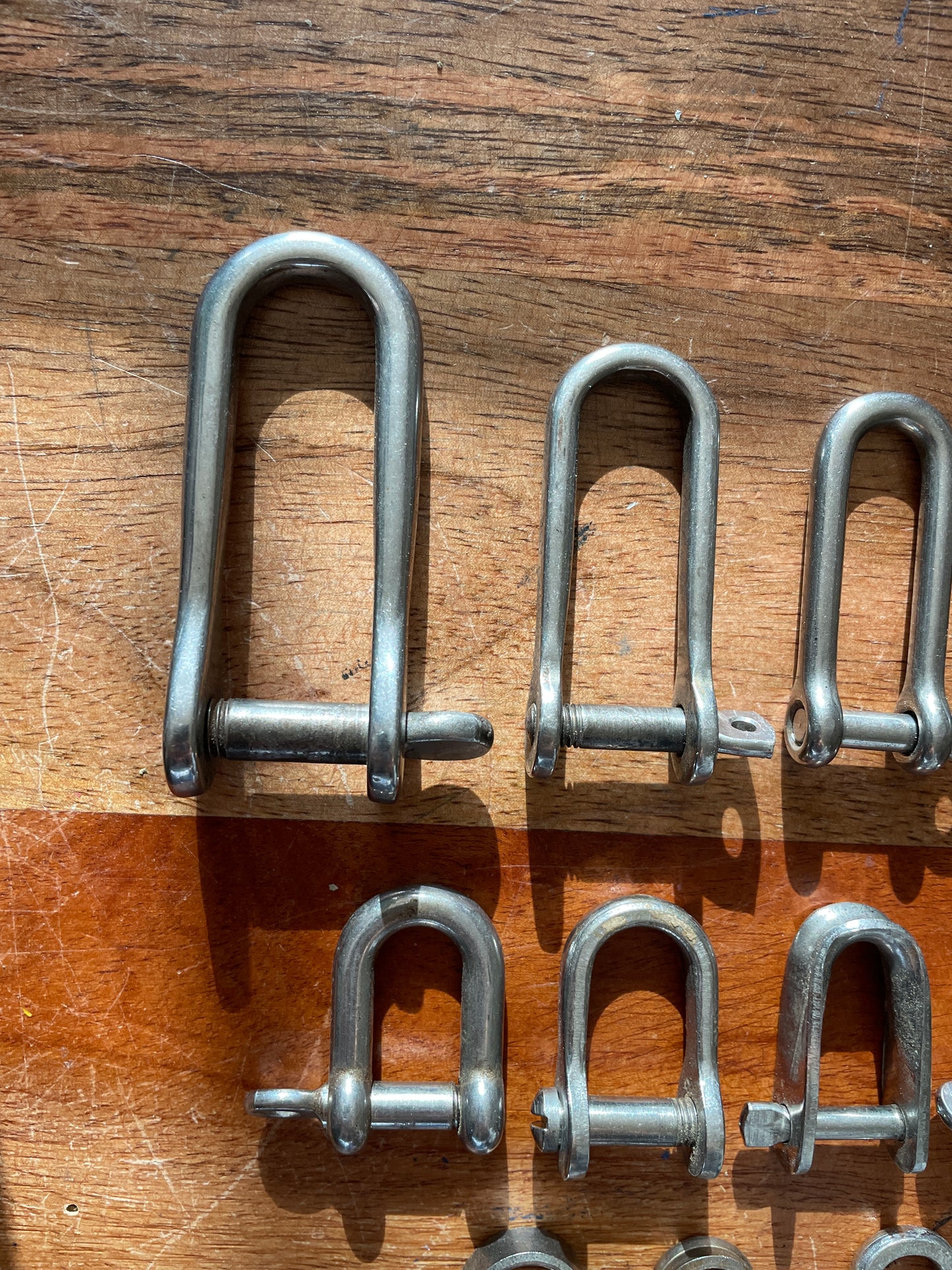 LOT OF 12 Stainless Steel Shackles - 3/8” TO 3/4” Widths