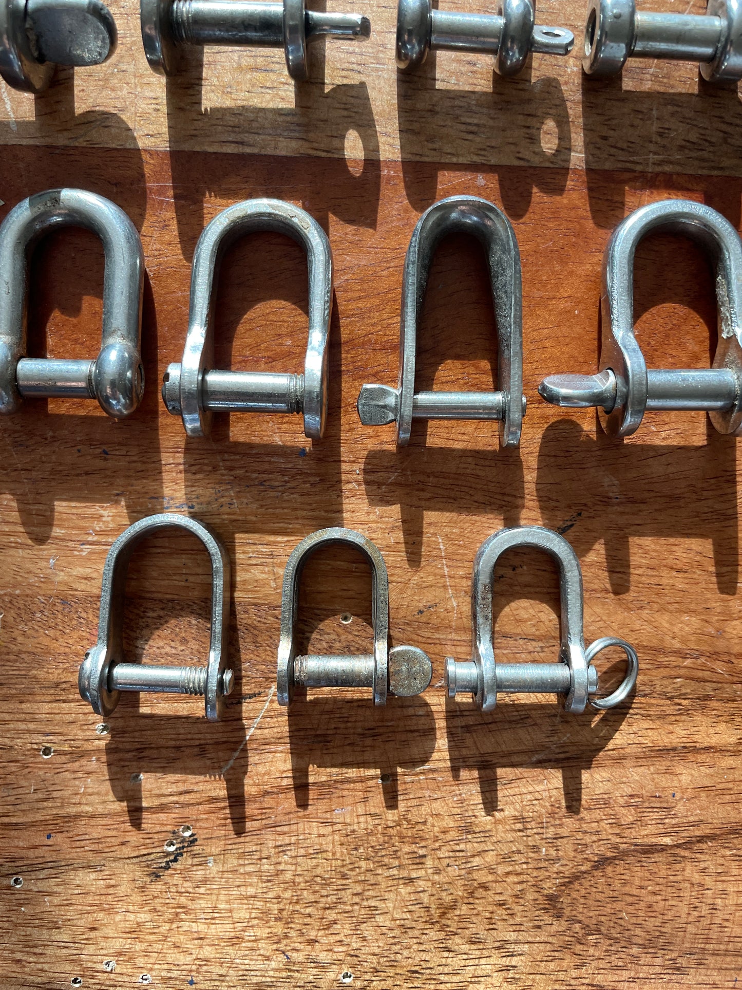 LOT OF 12 Stainless Steel Shackles - 3/8” TO 3/4” Widths