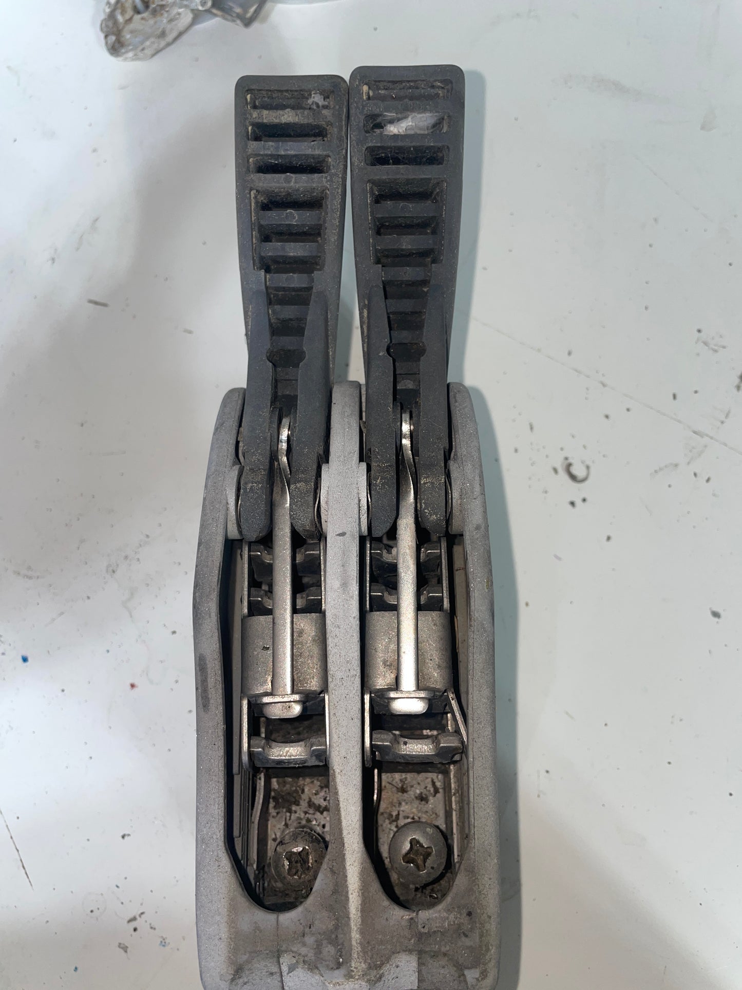Lewmar Double Clutch 6mm-8mm - HANDLE IS LOOSE