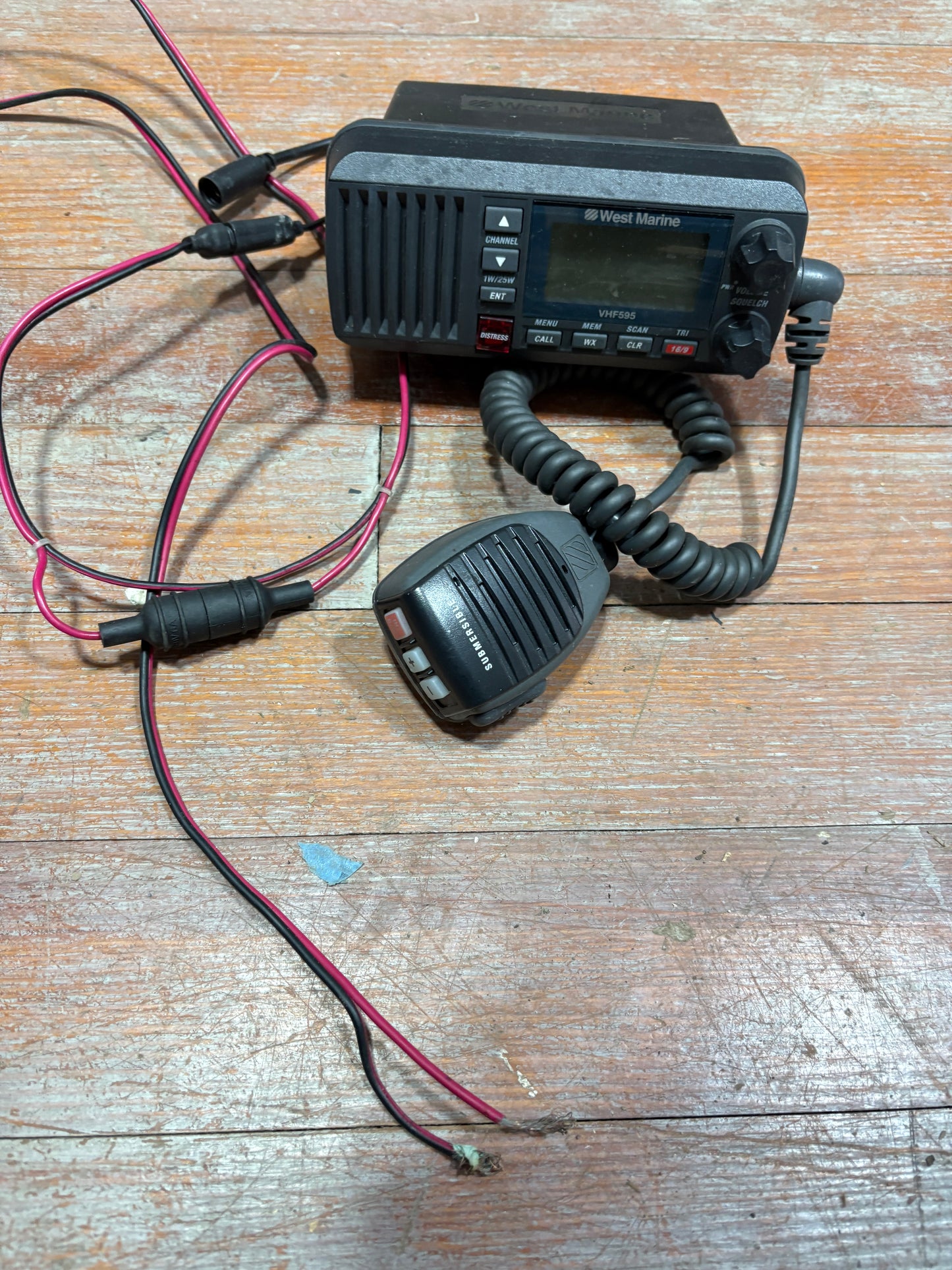 West Marine VHF Marine Transceiver Model VHF595BK