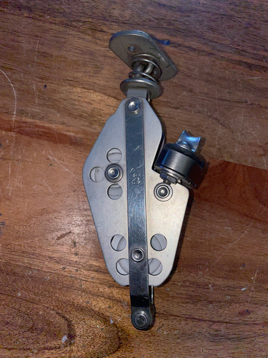 Standing Schaefer Fiddle Block With Cam Cleat - 1 3/8” Sheaves - 7/16” Line