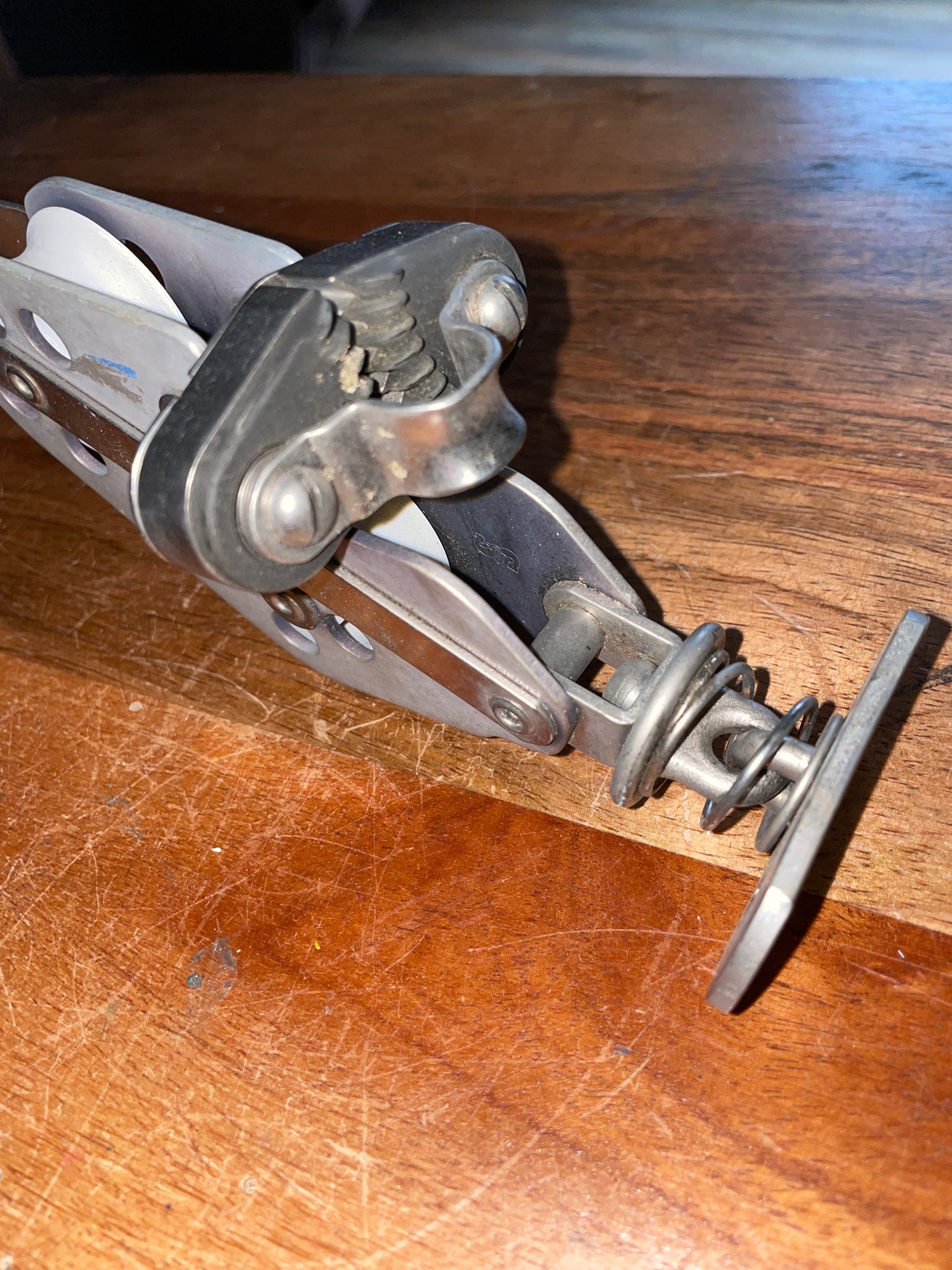 Standing Schaefer Fiddle Block With Cam Cleat - 1 3/8” Sheaves - 7/16” Line
