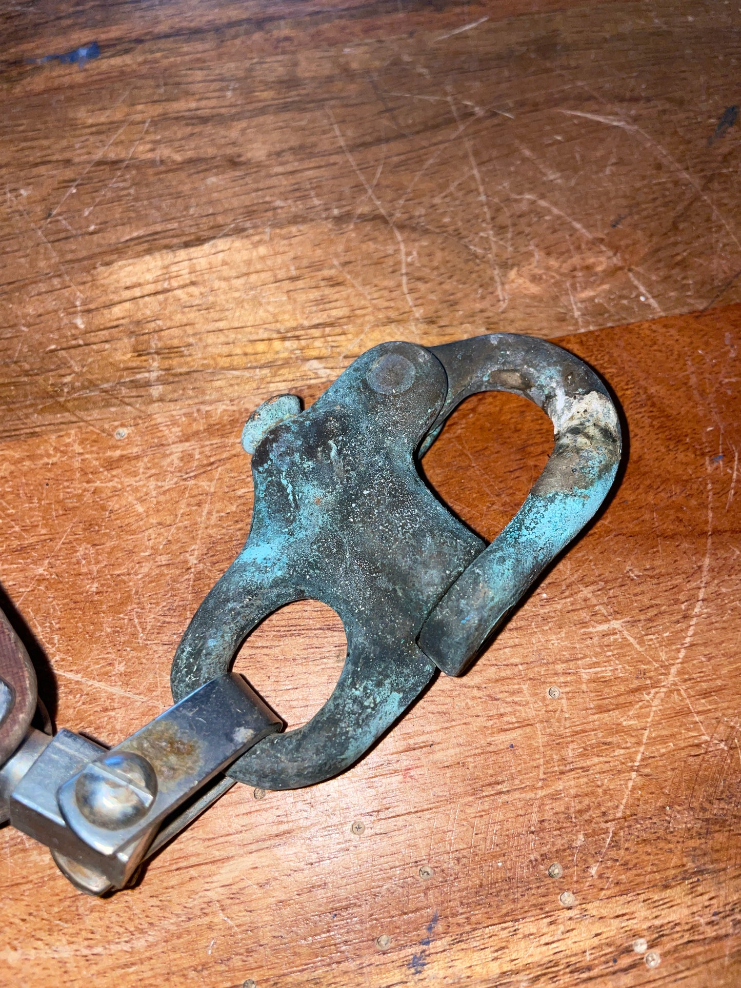 Tufnol Swivel Fiddle Block With Cam Cleat & Bronze Shackle - 1 7/8” & 1” Sheaves - 3/8” Line