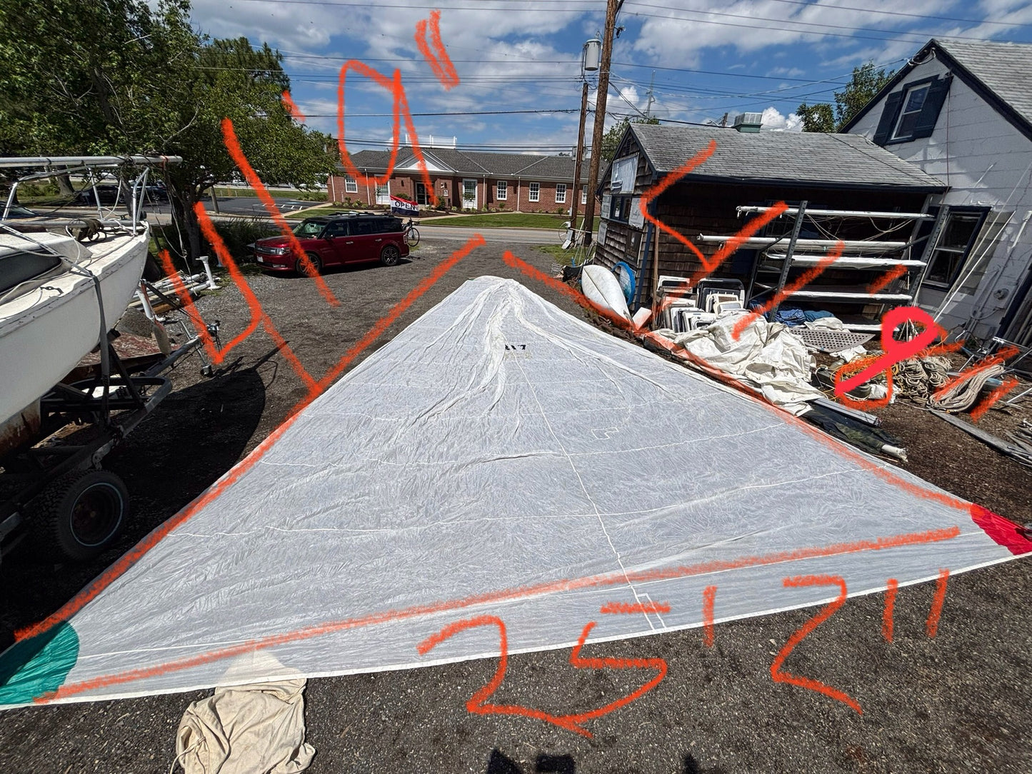 41’9” x 41’9” x 25’2” White Symmetrical Spinnaker