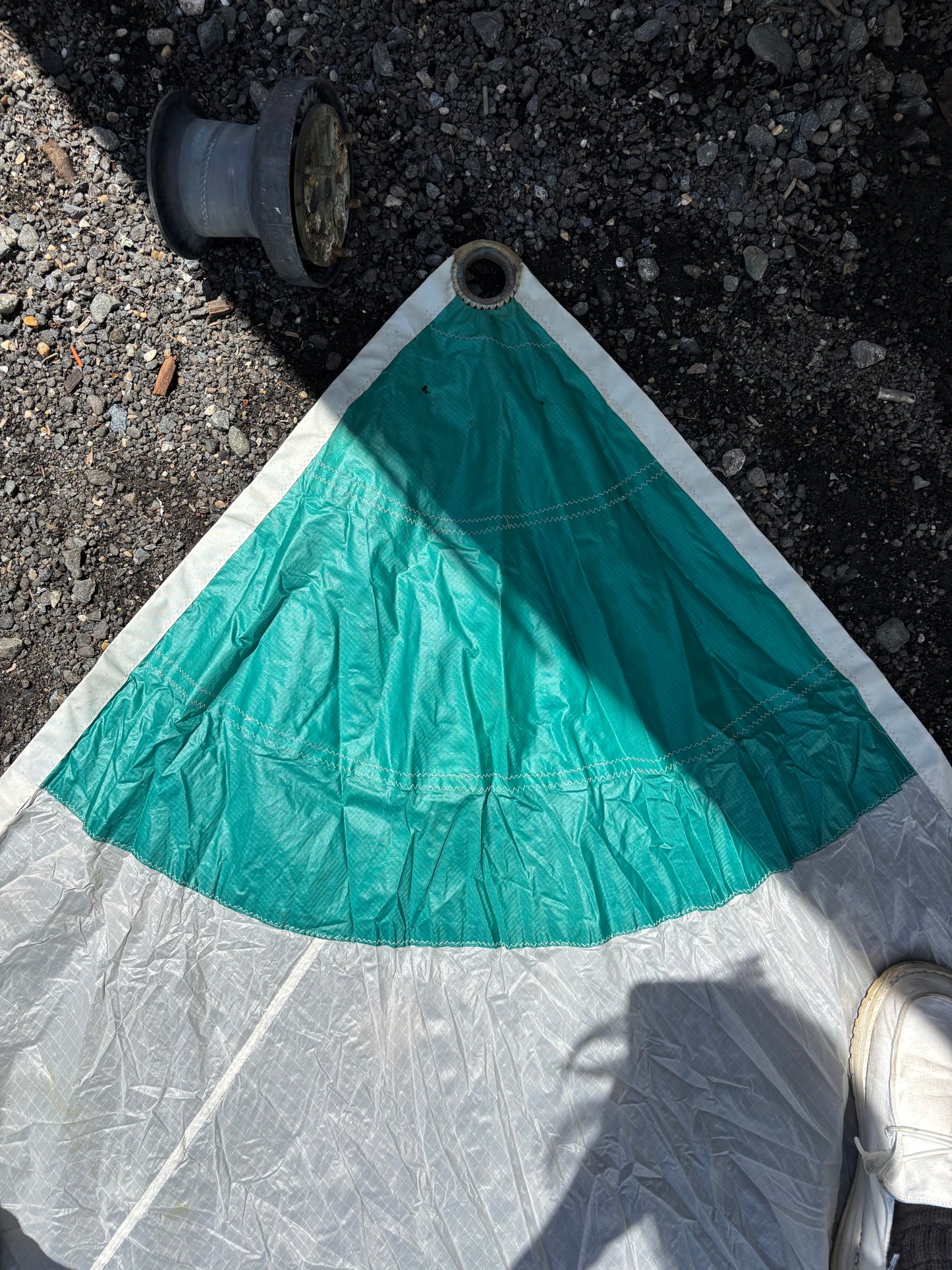 41’9” x 41’9” x 25’2” White Symmetrical Spinnaker